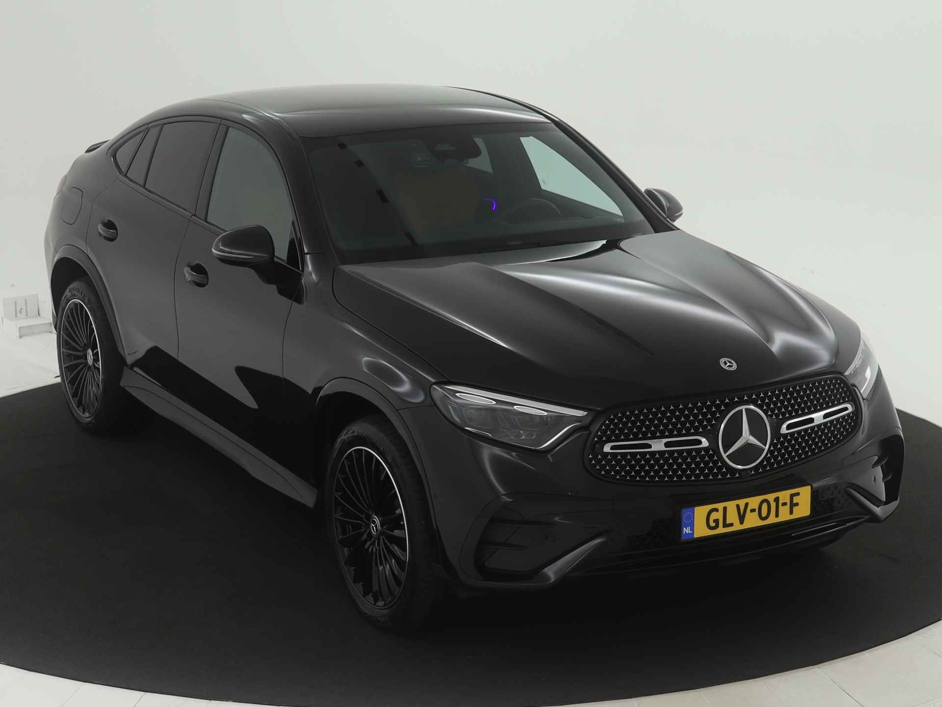 Mercedes-Benz GLC Coupé 300 e 4M AMG Plug-In Hybride | AMG Styling | Night Pakket | Digital Koplampen | 20 Inch AMG LM Velgen | Stuurverwarming | Stoelverwarming | Inclusief 24 maanden MB Certified garantie voor Europa. - 28/43