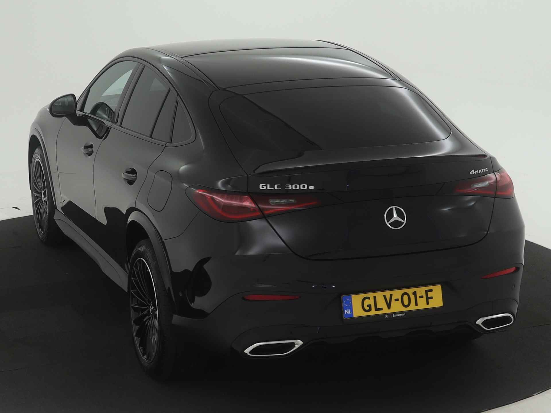 Mercedes-Benz GLC Coupé 300 e 4M AMG Plug-In Hybride | AMG Styling | Night Pakket | Digital Koplampen | 20 Inch AMG LM Velgen | Stuurverwarming | Stoelverwarming | Inclusief 24 maanden MB Certified garantie voor Europa. - 29/43