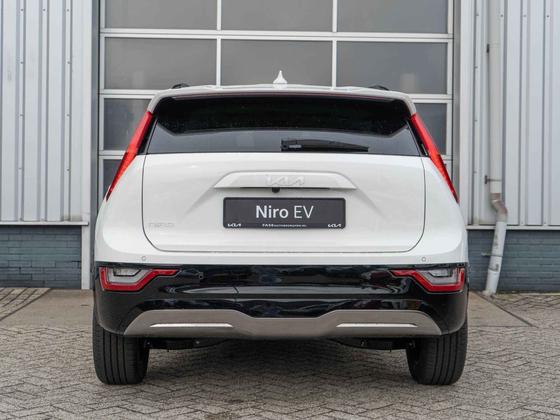 Kia Niro EV DynamicPlusLine 65 kWh | Beschikbaar in overleg | Harman Kardon | Navi | LED | Clima | Camera - 10/35