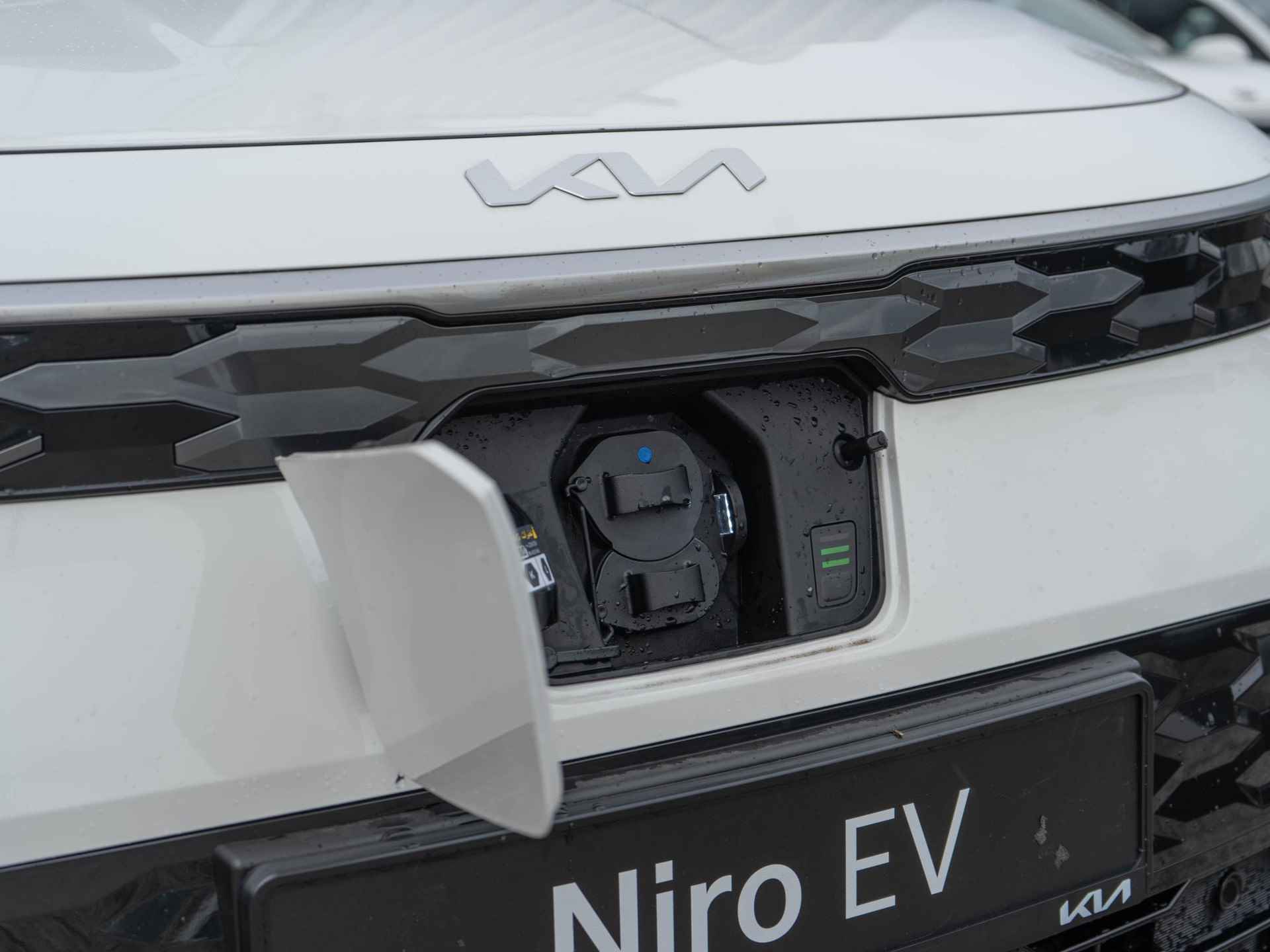 Kia Niro EV DynamicPlusLine 65 kWh | Beschikbaar in overleg | Harman Kardon | Navi | LED | Clima | Camera - 29/35