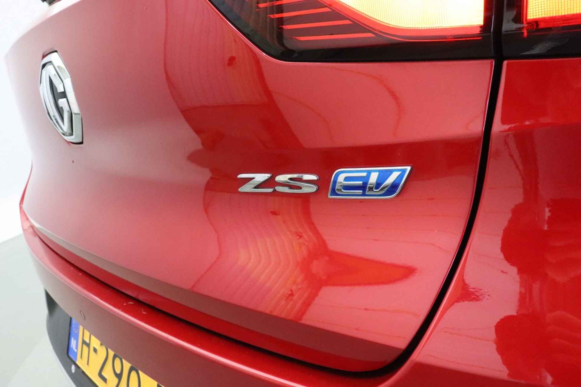 MG Zs EV Luxury 45 kWh - Panorama, Leer, Carplay (15.000 na SUBSIDIE) - 32/37
