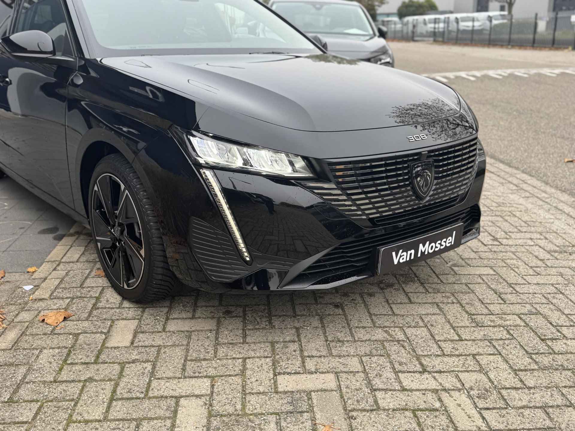 Peugeot e-308 Allure EV 54 kWh APPLE CARPLAY - VOORRAAD - NAVIGATIE - CRUISE CONTROL - 7/28