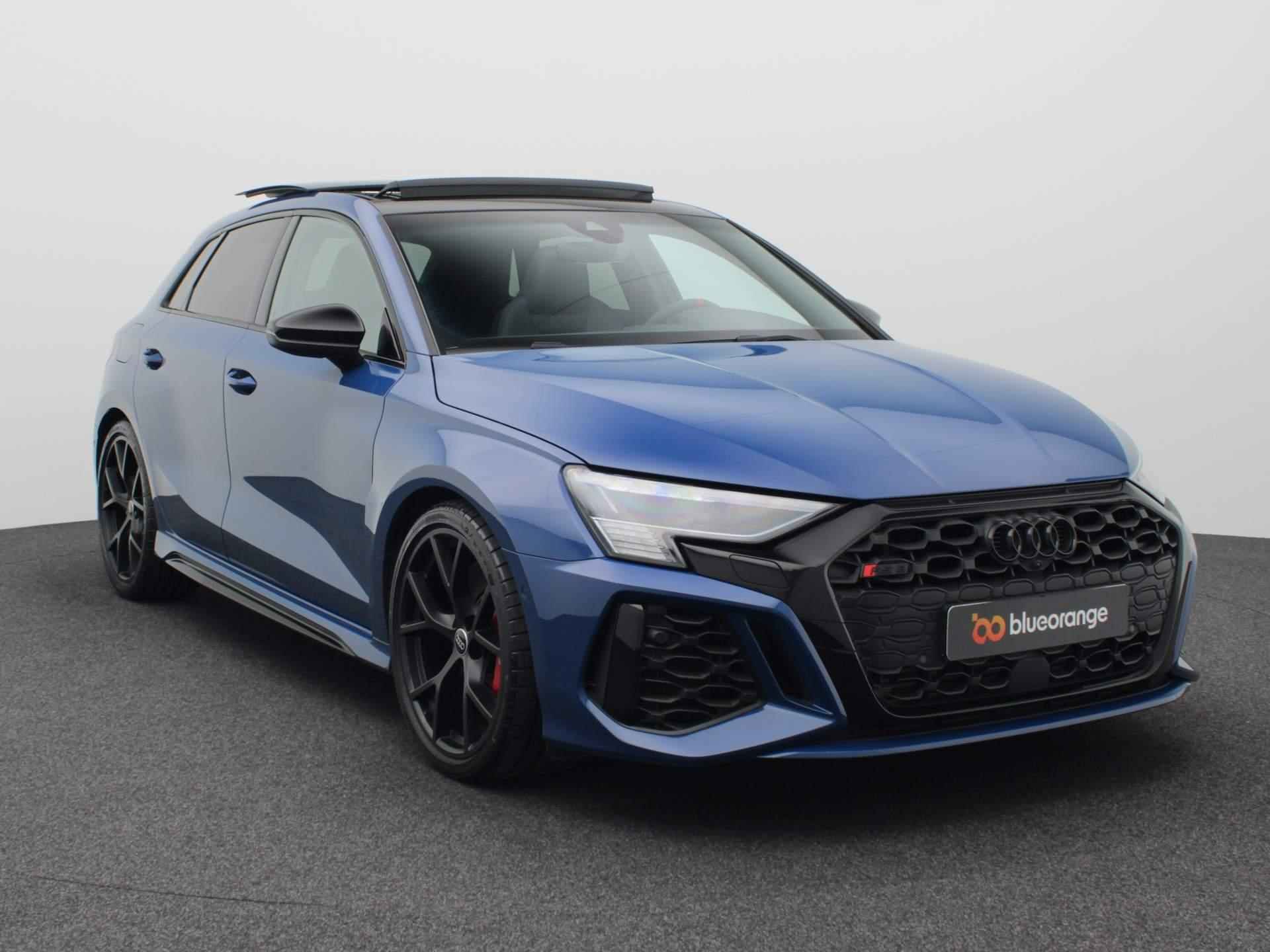 Audi RS3 Sportback 2.5 TFSI RS 3 quattro 400PK S-Tronic Panoramadak, Keyless, Elektrische achterklep, Sportuitlaat, Elektrisch inklapbare spiegels, Side assist, Bang&Olufsen soundsysteem - 12/49