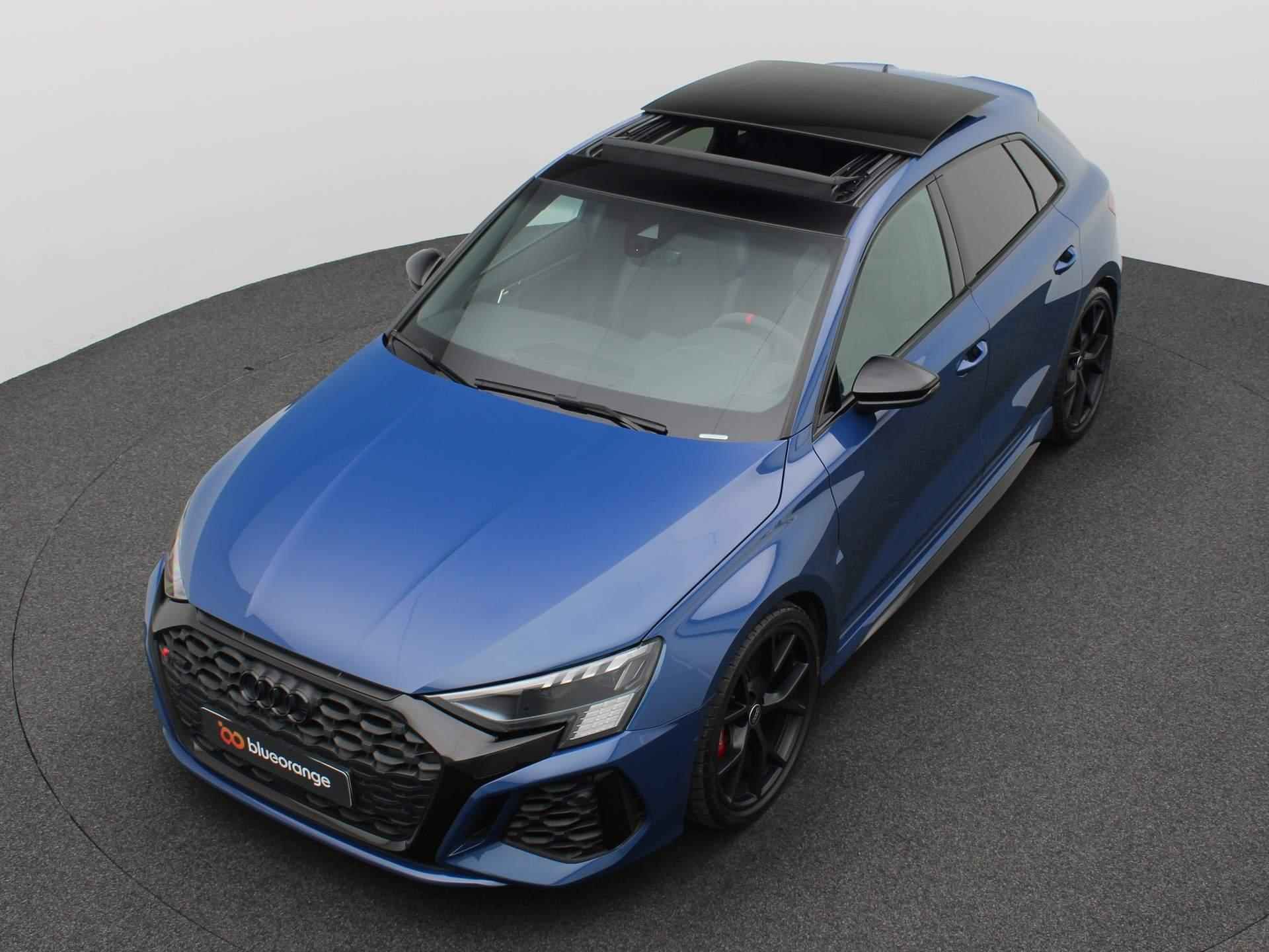 Audi RS3 Sportback 2.5 TFSI RS 3 quattro 400PK S-Tronic Panoramadak, Keyless, Elektrische achterklep, Sportuitlaat, Elektrisch inklapbare spiegels, Side assist, Bang&Olufsen soundsysteem - 14/49