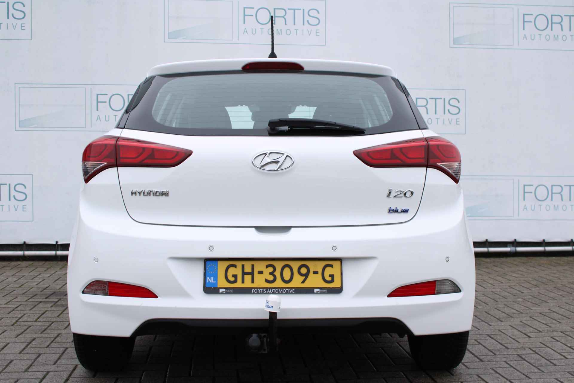 Hyundai i20 1.2 HP i-Motion NETTE STAAT ! NL AUTO | PDC | TREKHAAK | AIRCO | GOED ONDERHOUDEN - 26/27