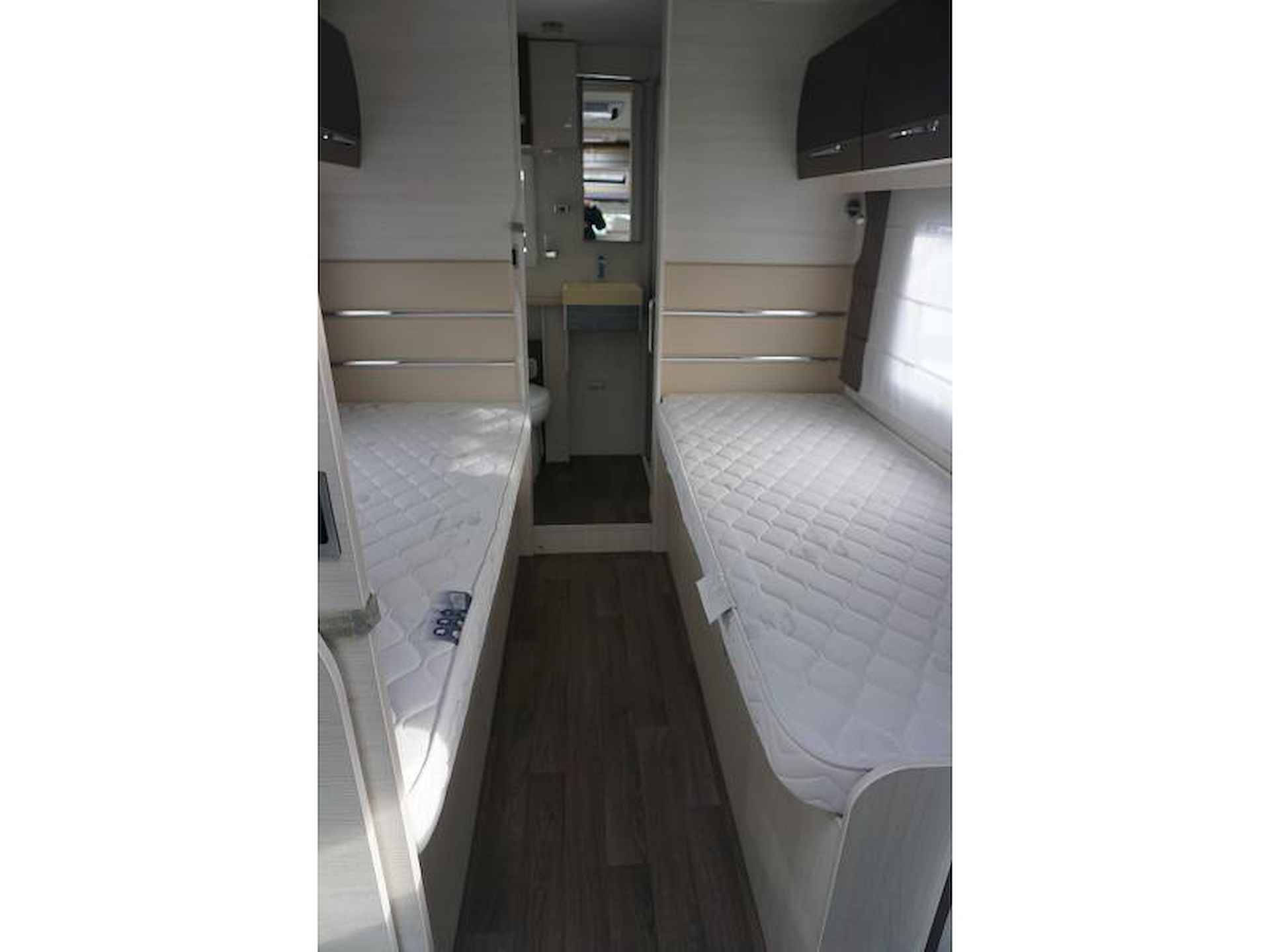 Chausson Welcome 737 Schotel-Levelsysteem-airc - 11/19