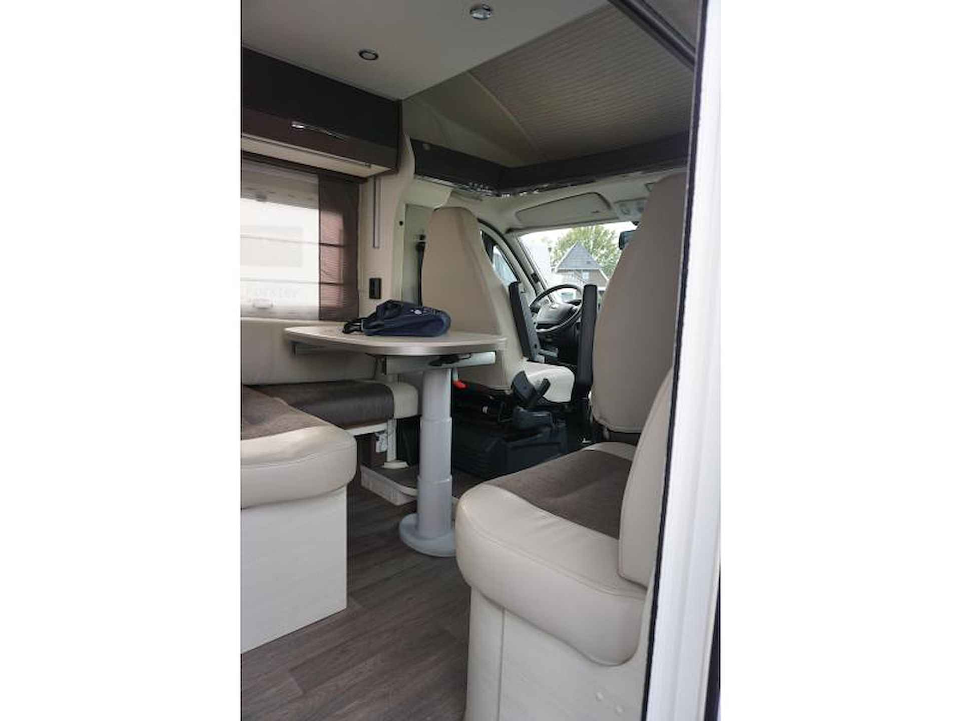 Chausson Welcome 737 Schotel-Levelsysteem-airc - 6/19