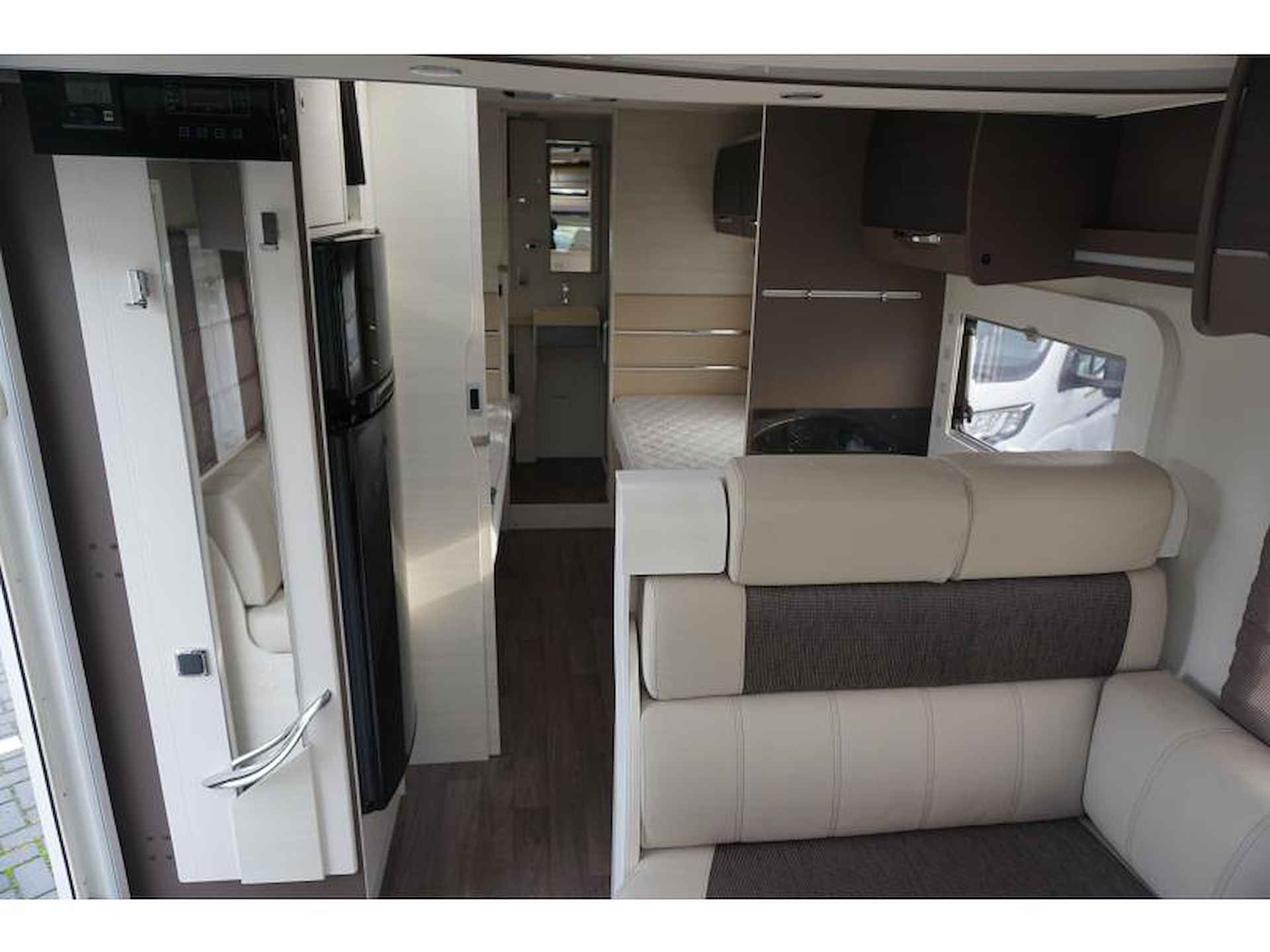 Chausson Welcome 737 Schotel-Levelsysteem-airc - 8/19