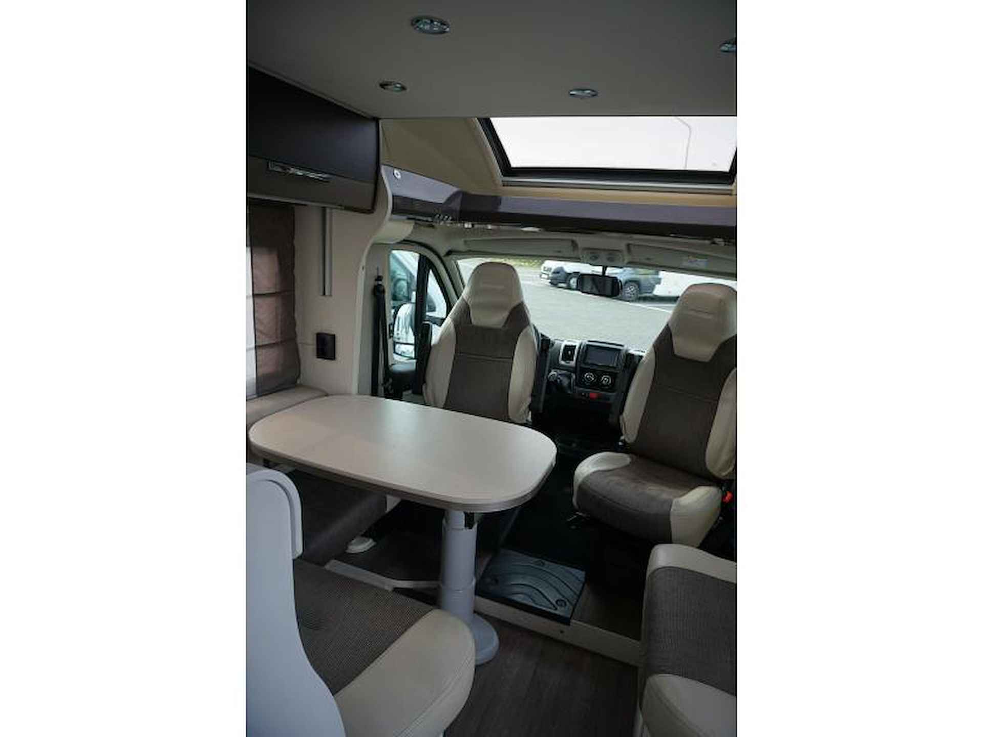 Chausson Welcome 737 Schotel-Levelsysteem-airc - 18/19