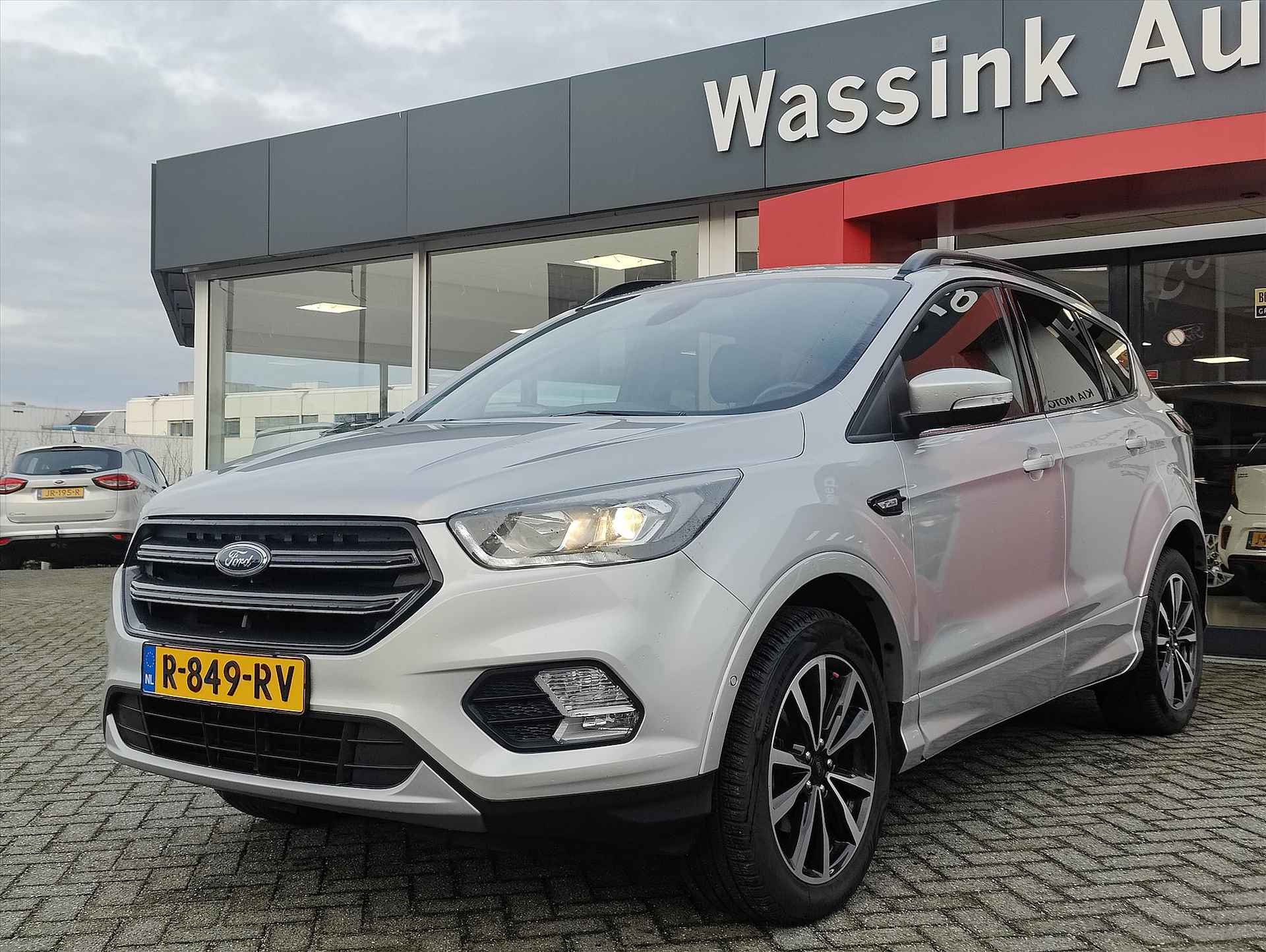 Ford Kuga 1.5 EcoBoost 150PK 2WD ST Line | Stoel en stuur verwarming | Trekhaak 2000 KG | Navigatie | - 2/36