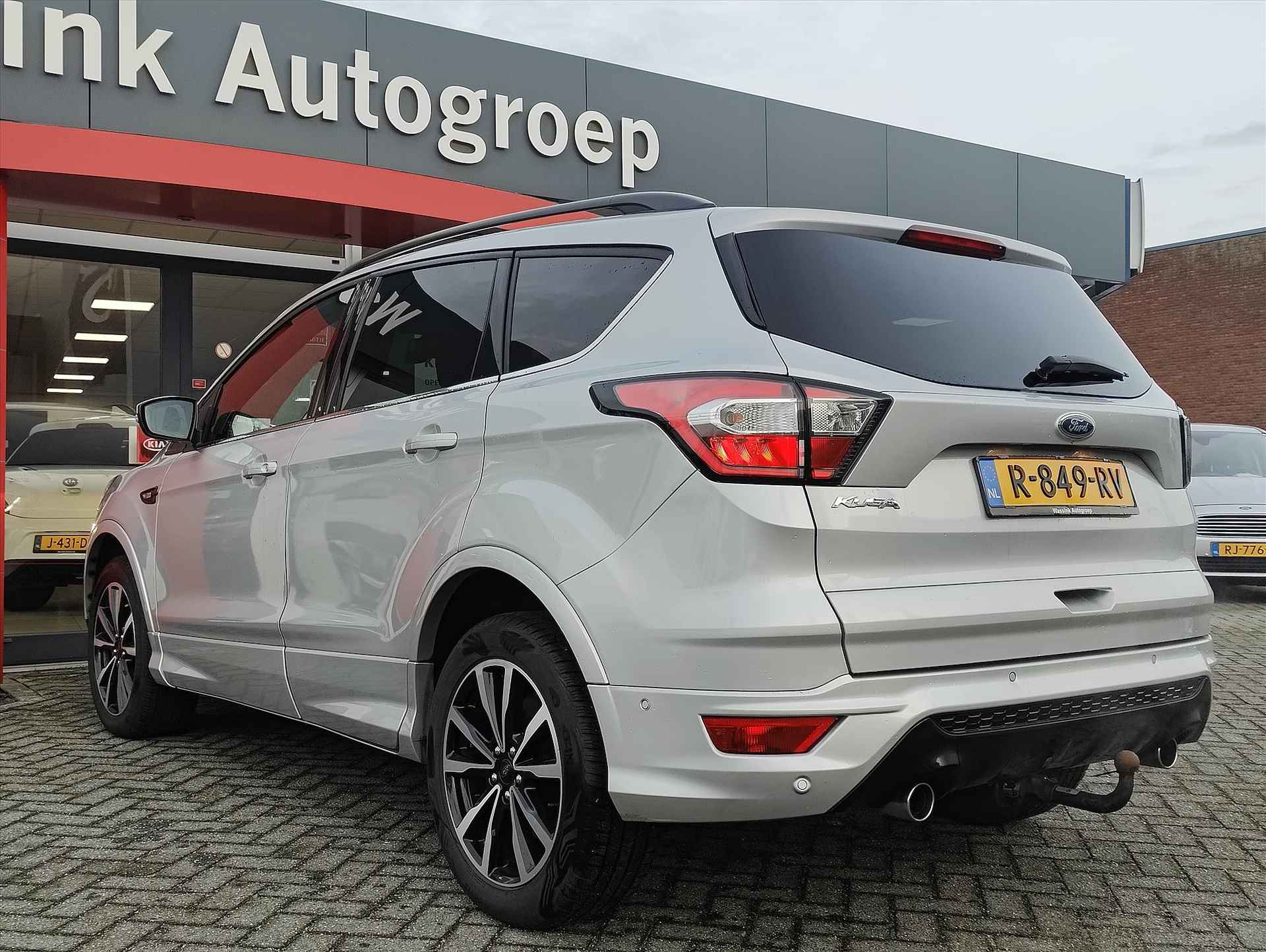 Ford Kuga 1.5 EcoBoost 150PK 2WD ST Line | Stoel en stuur verwarming | Trekhaak 2000 KG | Navigatie | - 4/36