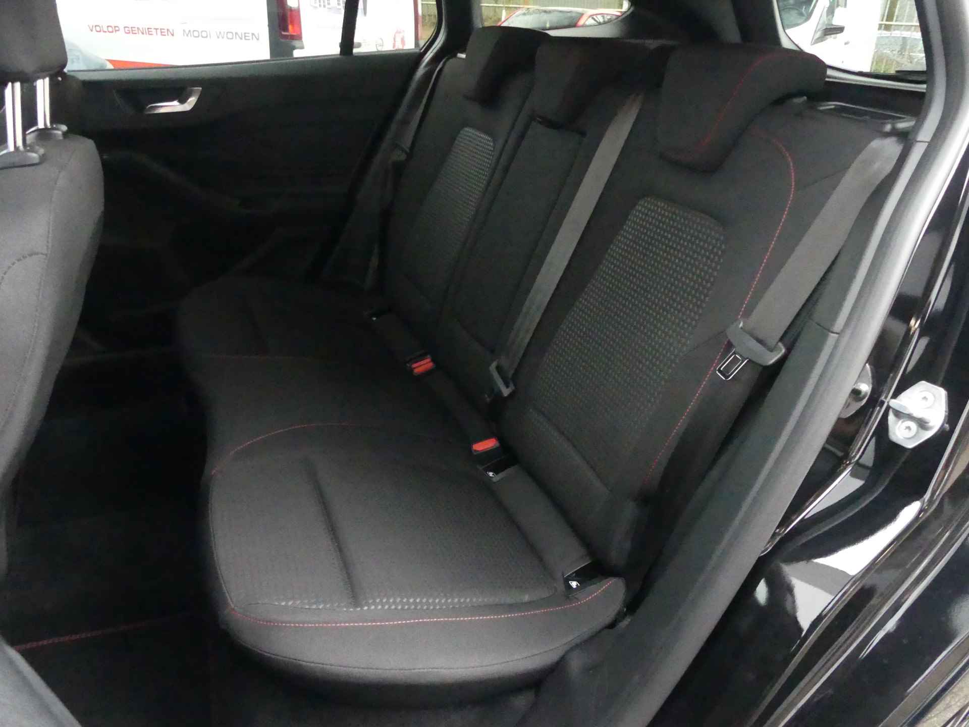 Ford Focus Wagon 1.0 EcoBoost Hybrid 155PK ST-Line X Automaat | ADAPTIVE CRUISE | DODEHOEKDETECTIE | STOEL+STUURVERWARMING | CAMERA | - 31/39