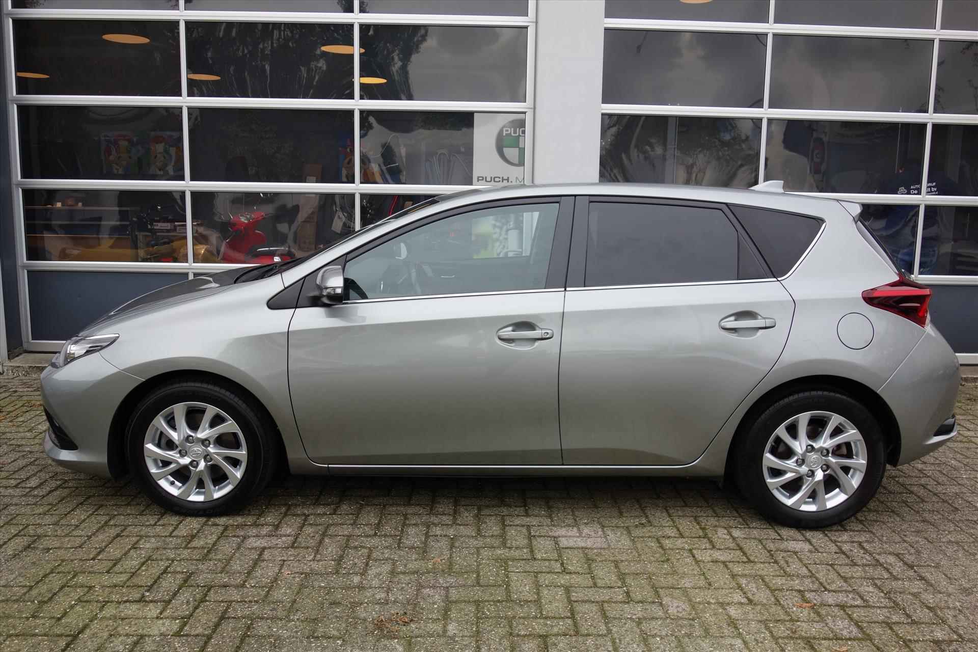 TOYOTA Auris 1.8 Hybrid 136pk CVT Business Plus - 3/11