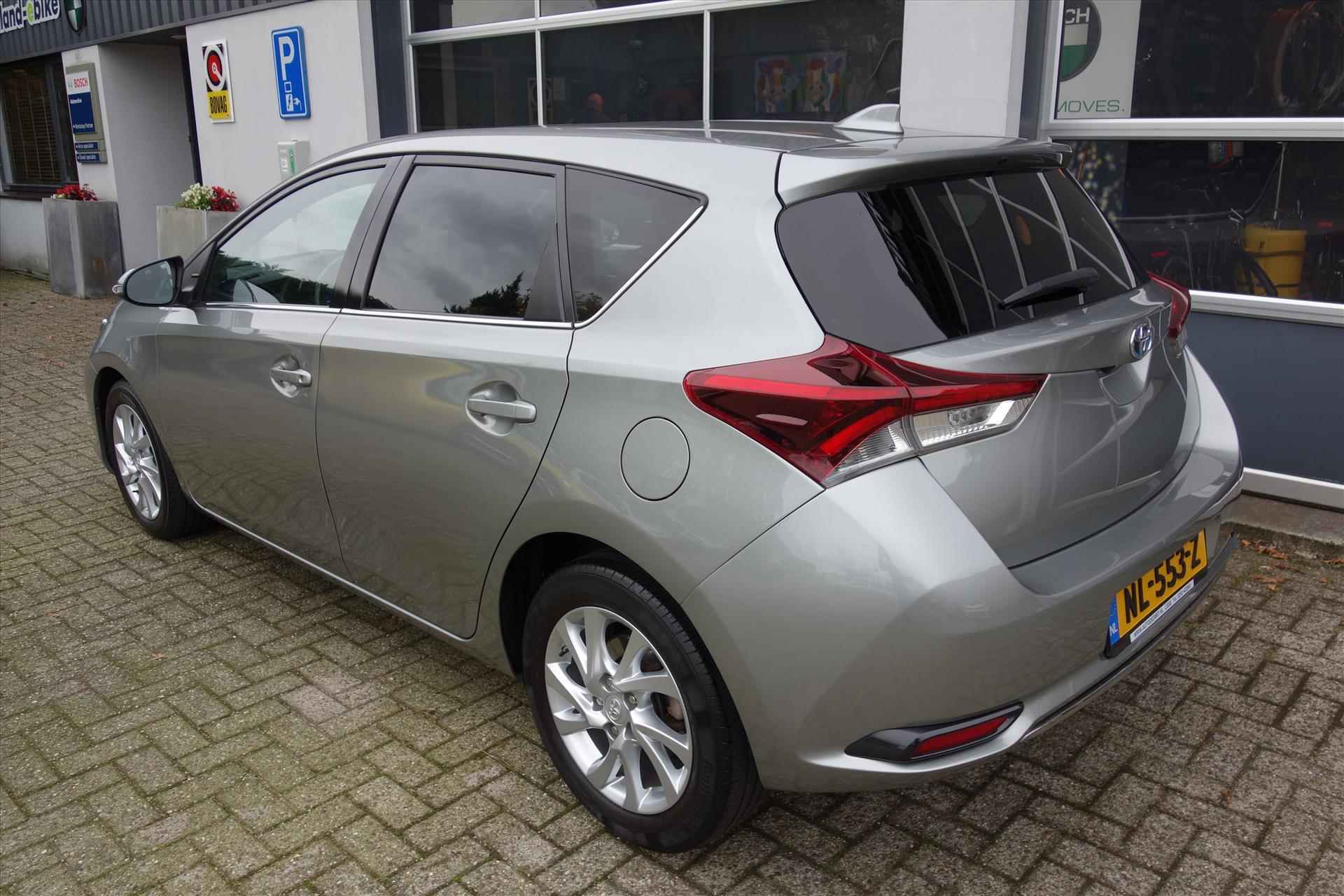 TOYOTA Auris 1.8 Hybrid 136pk CVT Business Plus - 4/11