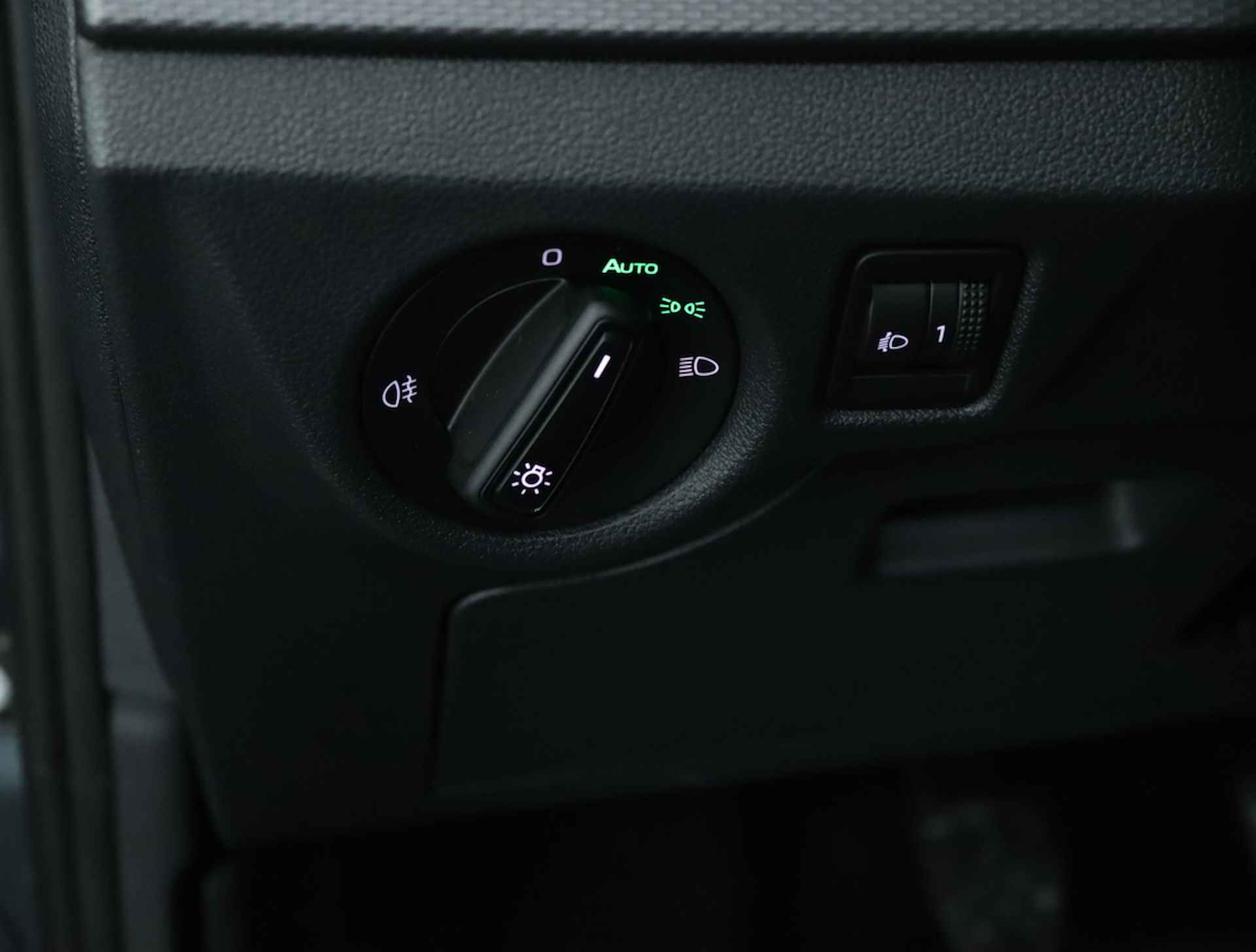 Škoda Kamiq 1.0 TSI Active - Mooie Velgen! - Bluetooth - Cruise Control - LED Koplampen - Airco - Bovag Garantie - 20/54