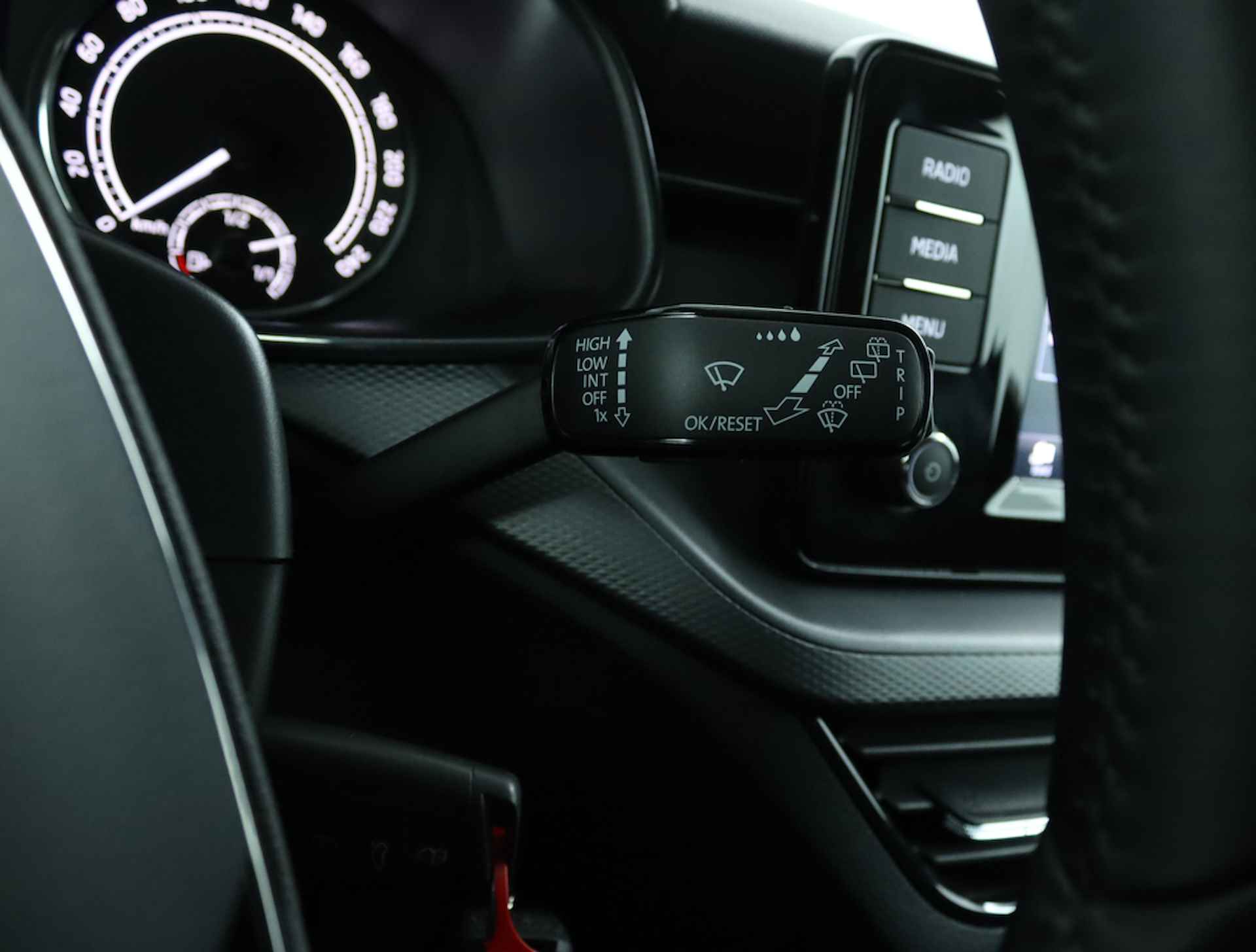 Škoda Kamiq 1.0 TSI Active - Mooie Velgen! - Bluetooth - Cruise Control - LED Koplampen - Airco - Bovag Garantie - 23/54