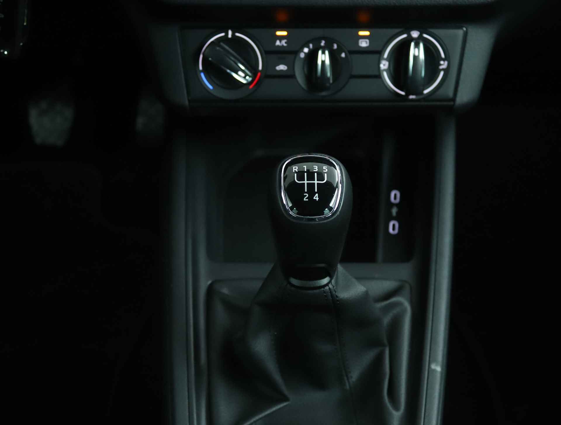 Škoda Kamiq 1.0 TSI Active - Mooie Velgen! - Bluetooth - Cruise Control - LED Koplampen - Airco - Bovag Garantie - 26/54