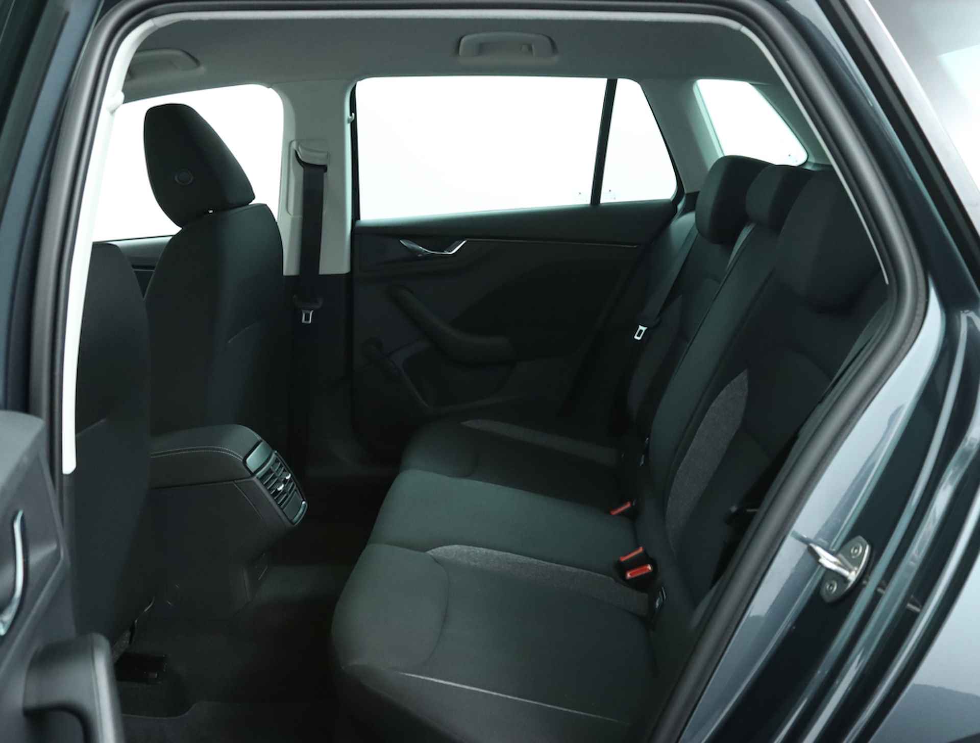 Škoda Kamiq 1.0 TSI Active - Mooie Velgen! - Bluetooth - Cruise Control - LED Koplampen - Airco - Bovag Garantie - 30/54