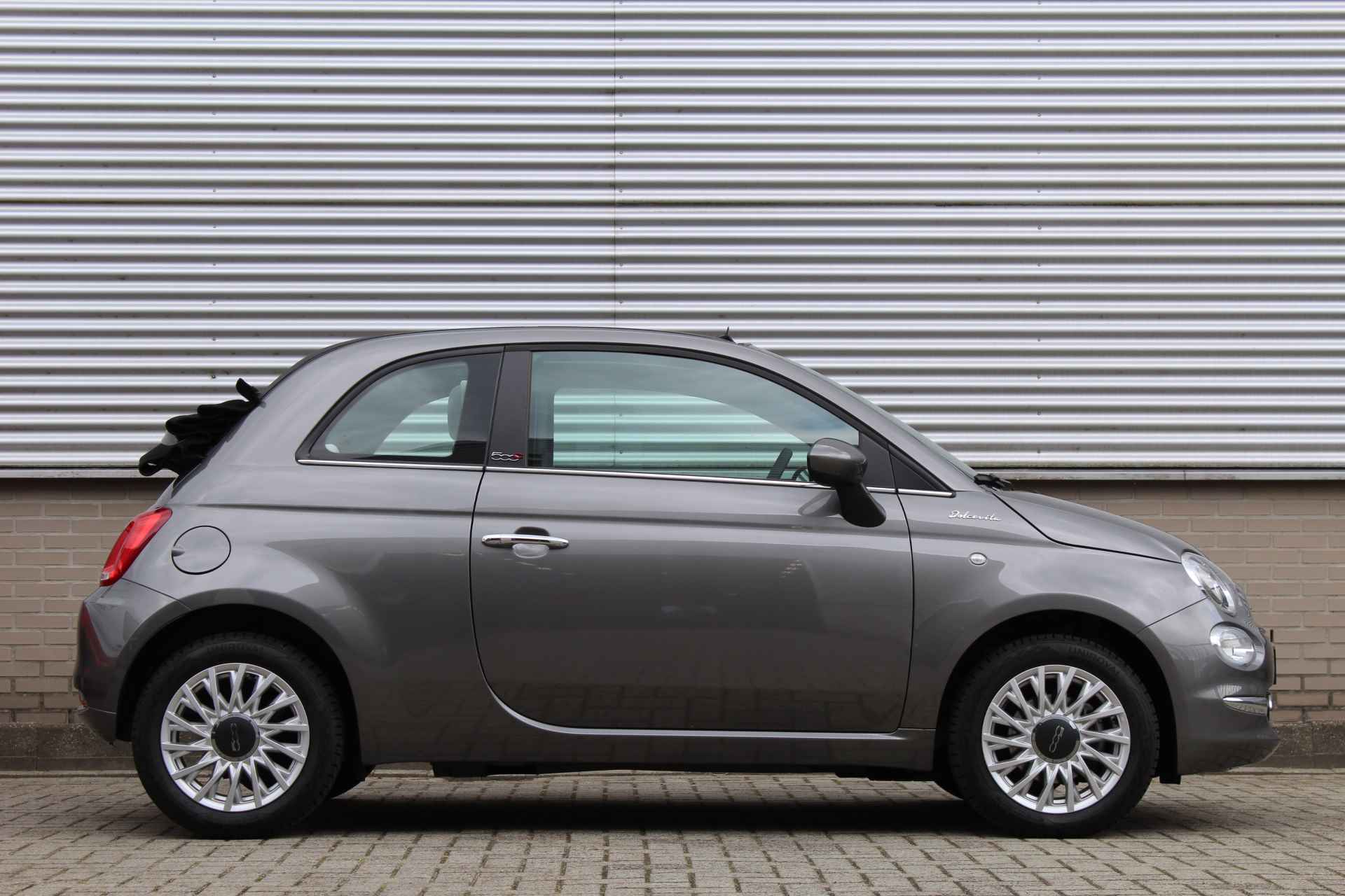 Fiat 500C 1.0 Hybrid Dolcevita Cabrio | Navigatie | Cruise | Parkeersensoren - 2/33