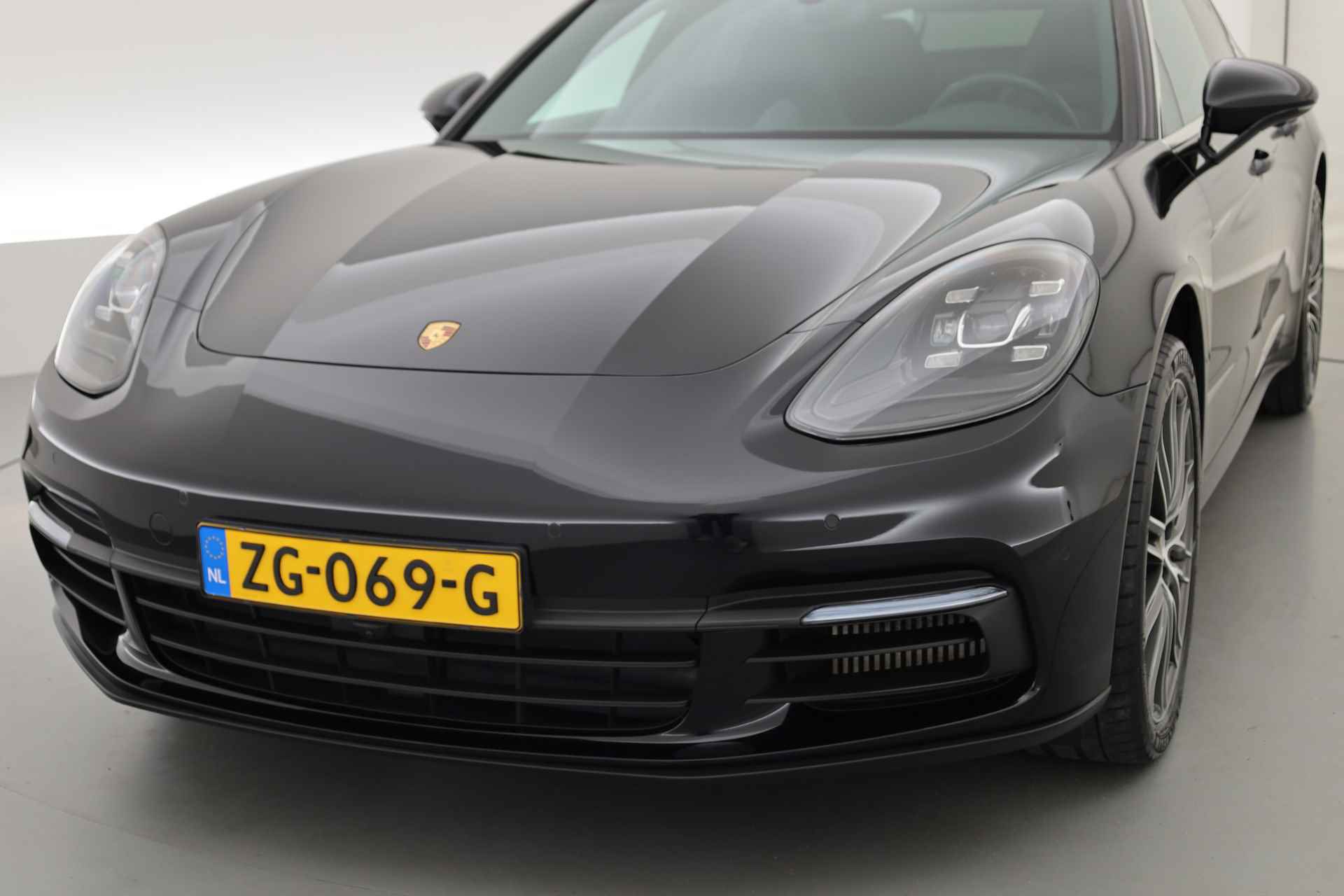 Porsche Panamera 2.9 4 E-Hybrid | Pano | Sportchrono | Luchtvering | Soft Close - 39/46