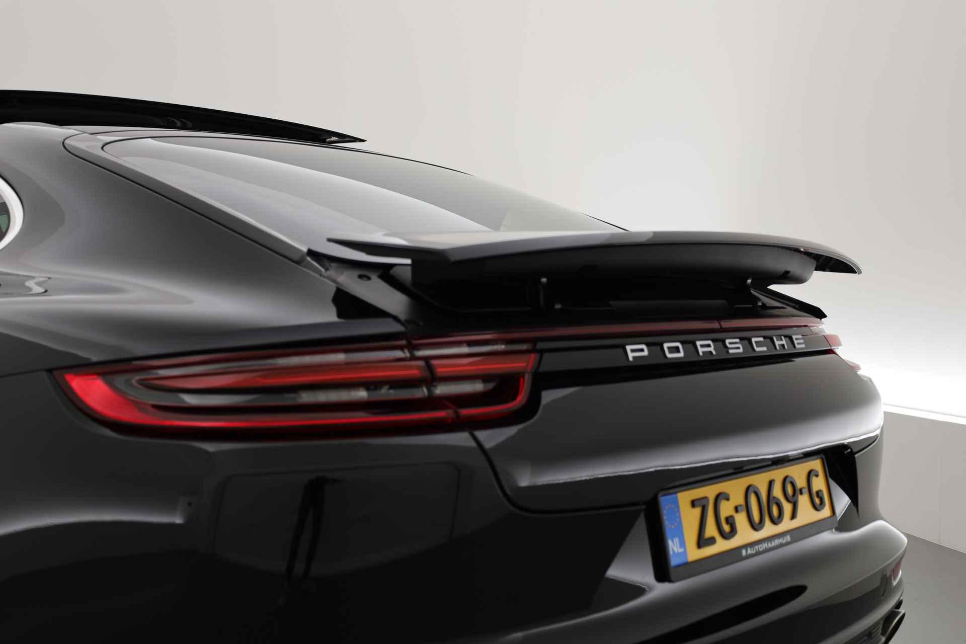 Porsche Panamera 2.9 4 E-Hybrid | Pano | Sportchrono | Luchtvering | Soft Close - 44/46