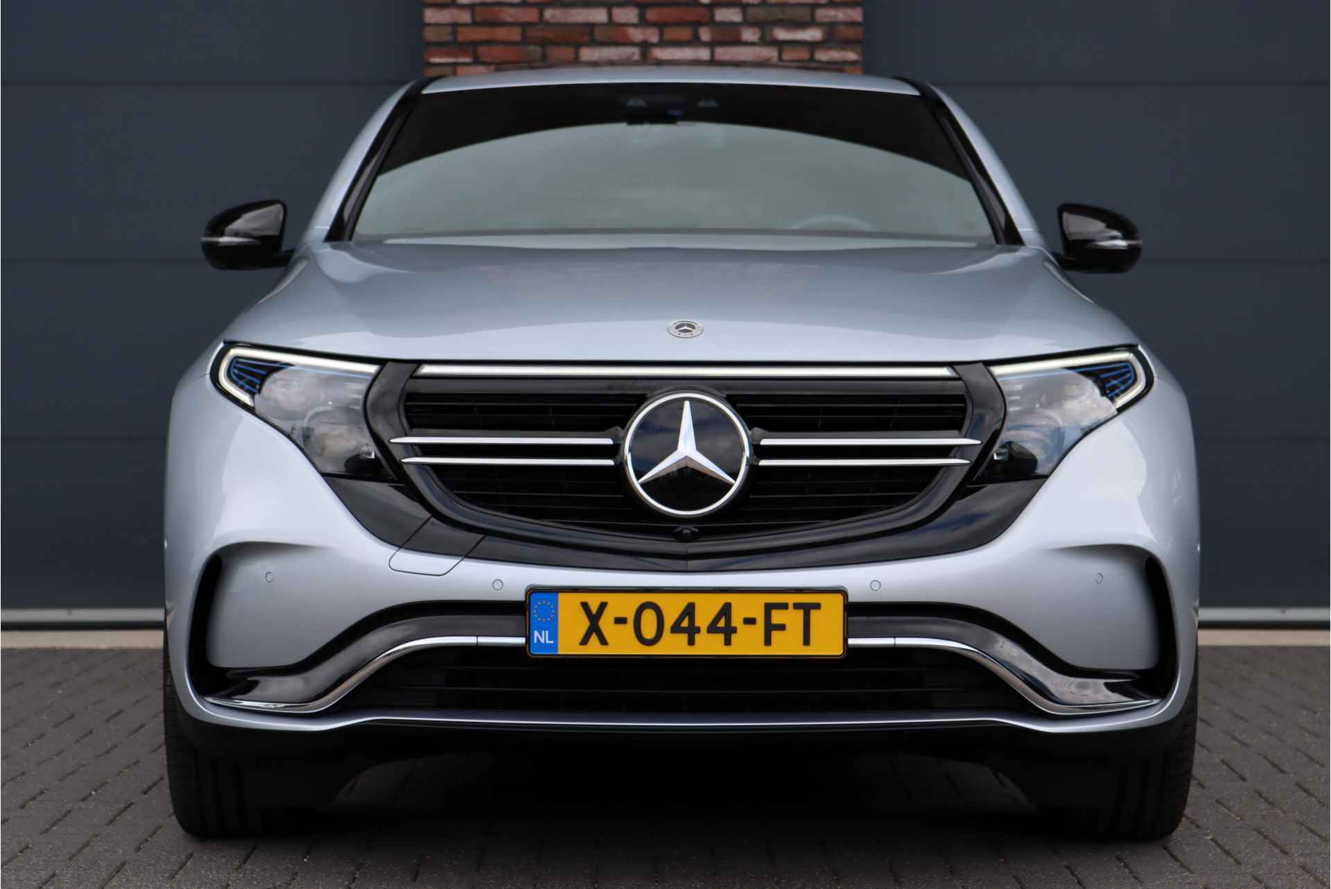 Mercedes-Benz EQC 400 4-MATIC AMG Line 80 kWh | ex BTW €47.500,- | Schuifdak | Distronic+ | Keyless Go | Surround Camera | Advanced Sound System | Multibeam LED | Air-Balance-pakket | Rijassistentiepakket | - 14/47