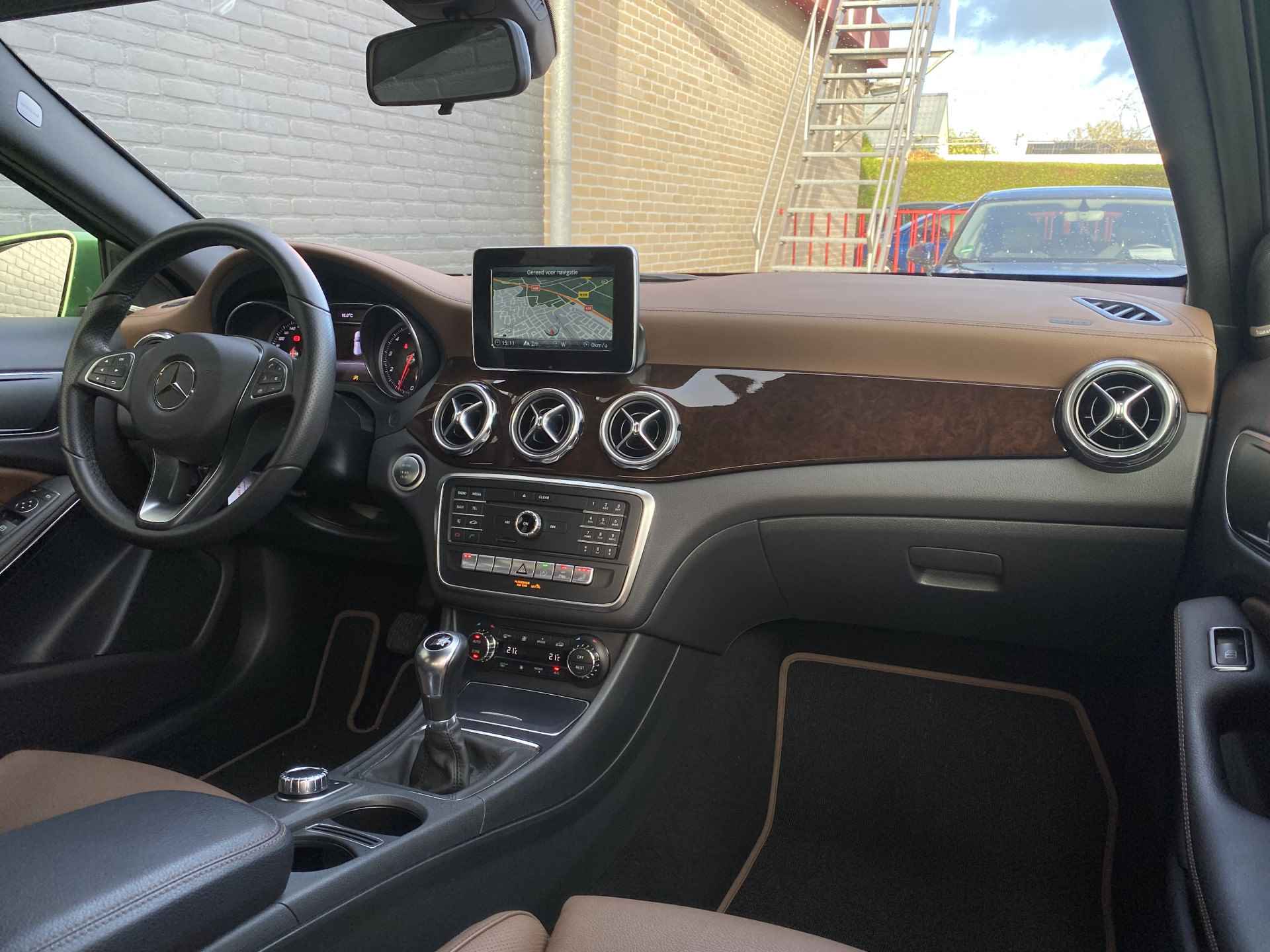 Mercedes-Benz GLA 200 Premium Plus | navigatie | lederen sportstoelen | climate control | camera - 19/42
