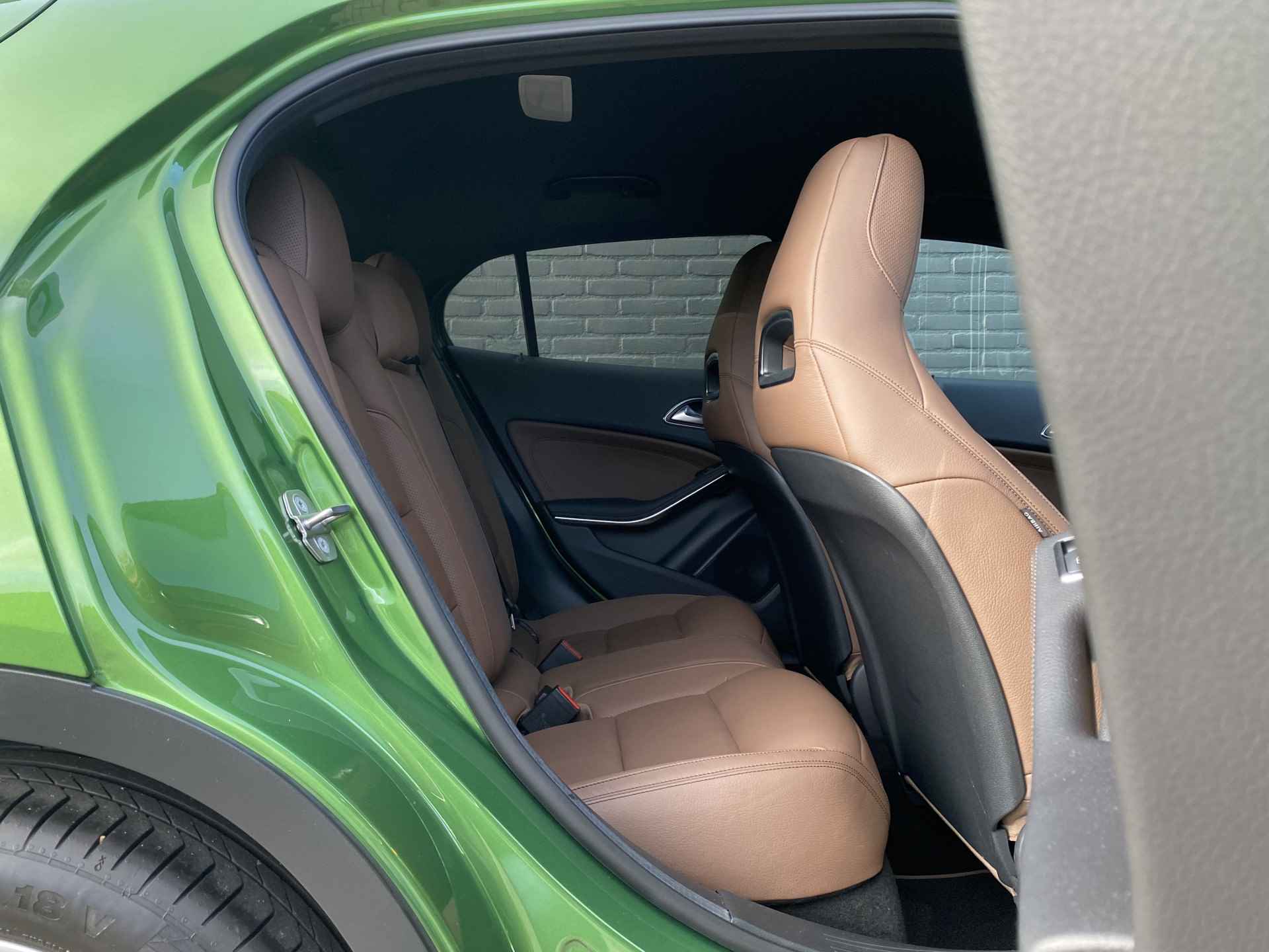Mercedes-Benz GLA 200 Premium Plus | navigatie | lederen sportstoelen | climate control | camera - 22/42
