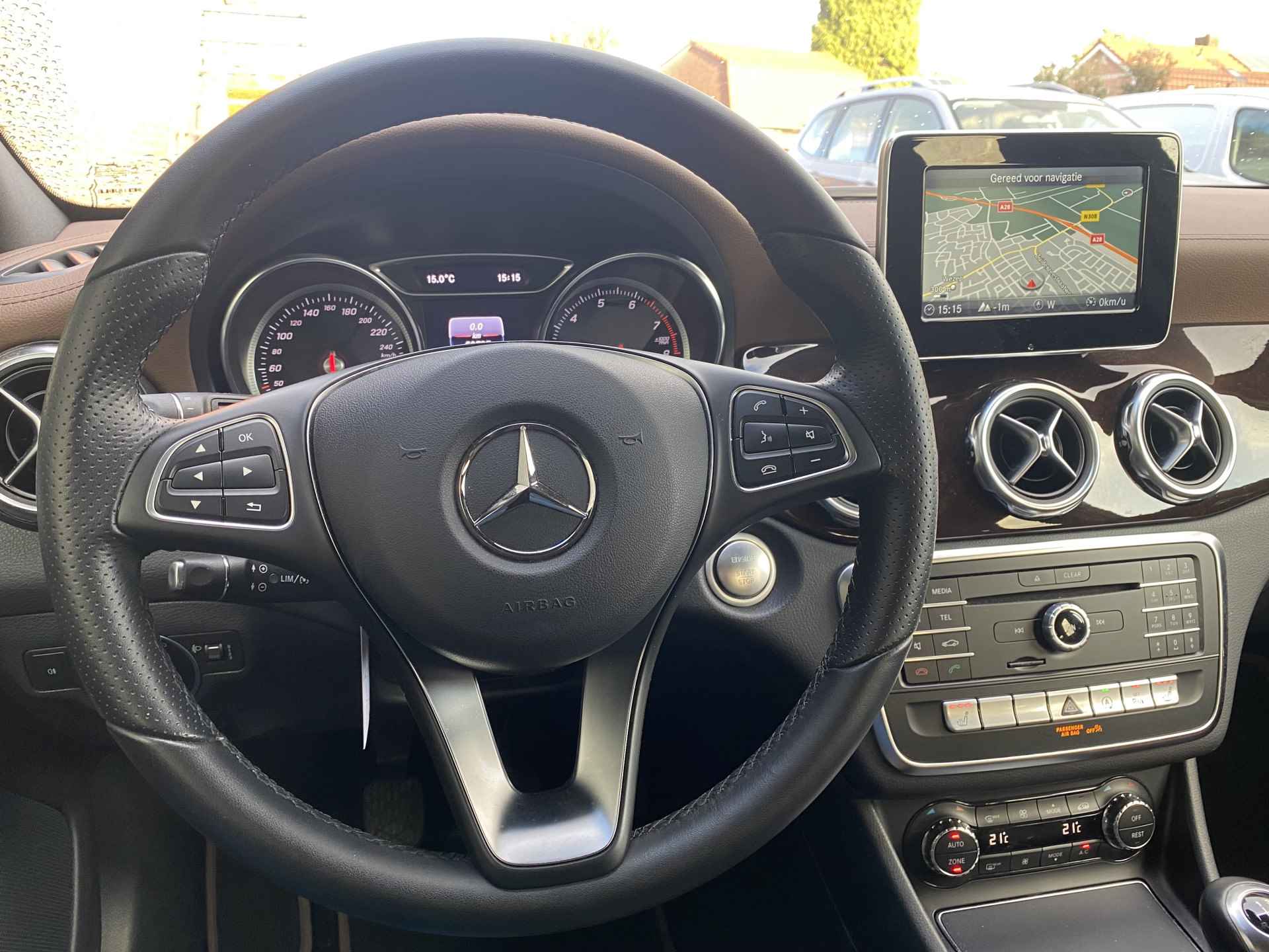 Mercedes-Benz GLA 200 Premium Plus | navigatie | lederen sportstoelen | climate control | camera - 24/42