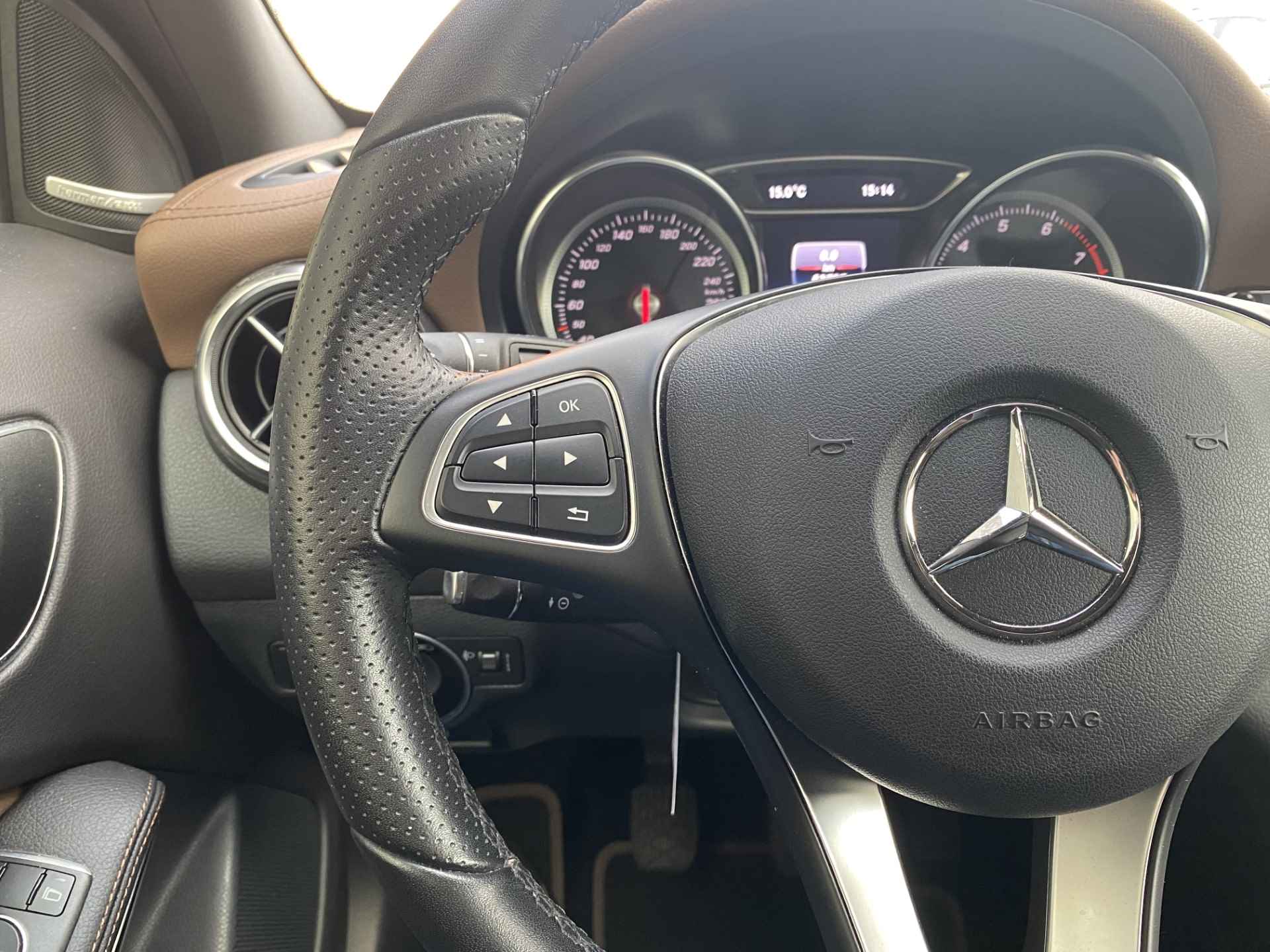 Mercedes-Benz GLA 200 Premium Plus | navigatie | lederen sportstoelen | climate control | camera - 37/42