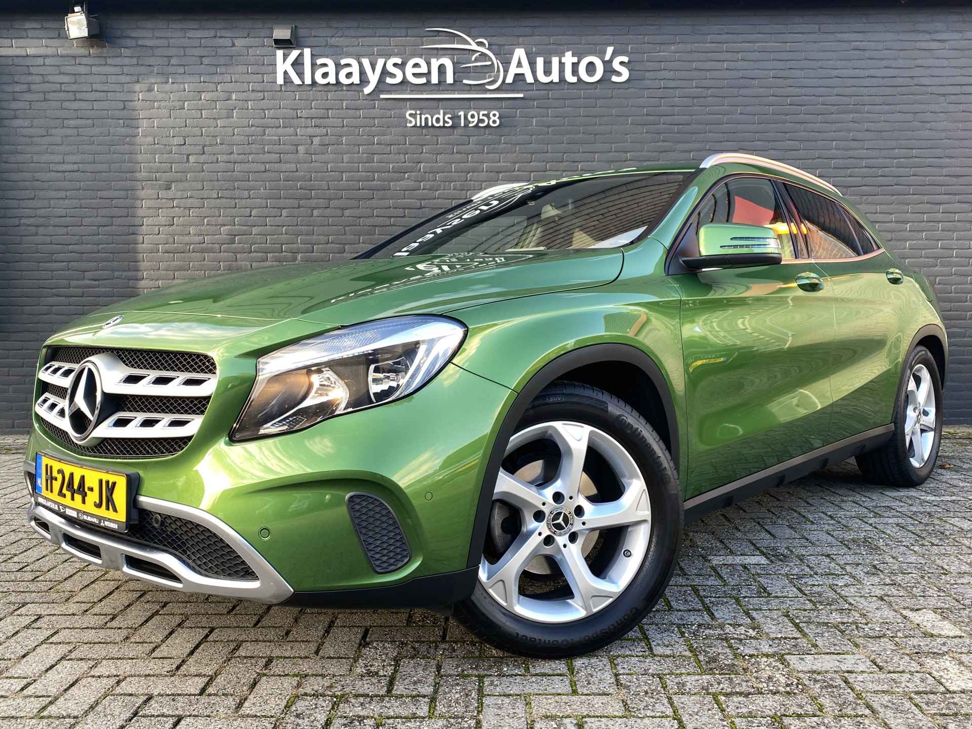 Mercedes-Benz GLA 200 Premium Plus 156 pk | navigatie | lederen sportstoelen | climate control | camera | nieuwstaat - 1/41