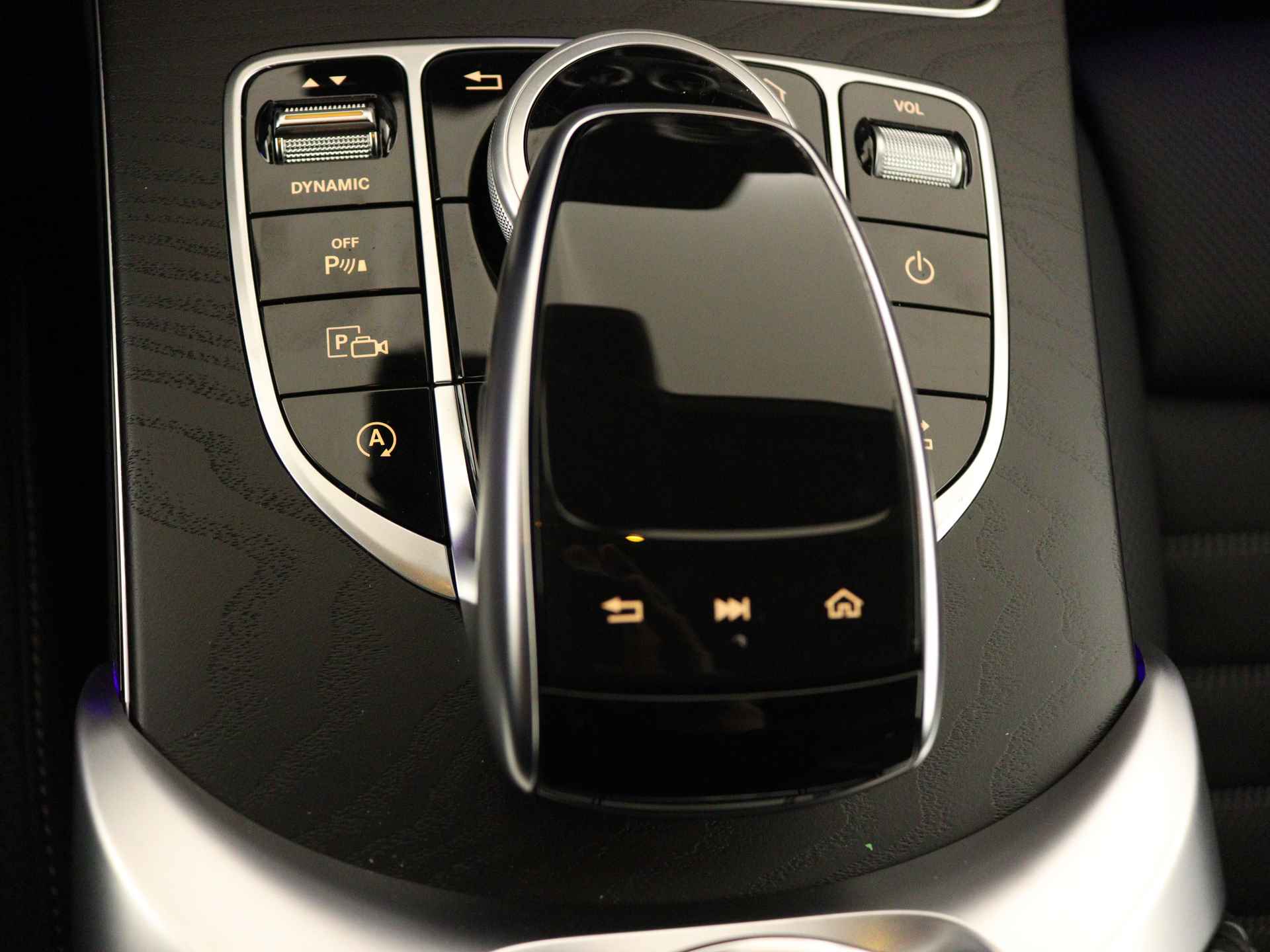 Mercedes-Benz C-Klasse Cabrio 300 AMG Line | Premium Plus pakket | Nightpakket | Dodehoekassistent |  Cabriolet comfortpakket | Anti-diefstalsysteem | Burmester® surround sound system | Stoelventilatie/-verwarming voorstoelen | - 11/38
