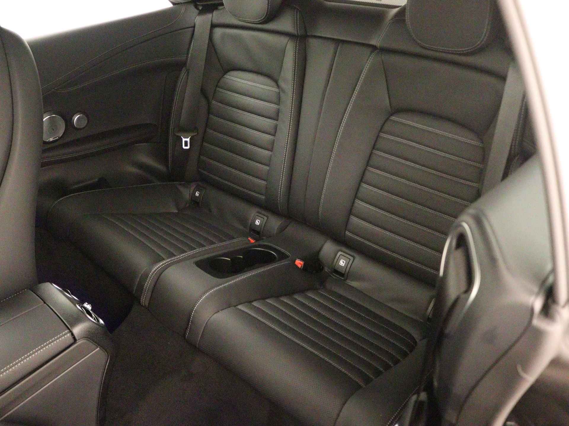 Mercedes-Benz C-Klasse Cabrio 300 AMG Line | Premium Plus pakket | Nightpakket | Dodehoekassistent |  Cabriolet comfortpakket | Anti-diefstalsysteem | Burmester® surround sound system | Stoelventilatie/-verwarming voorstoelen | - 16/38