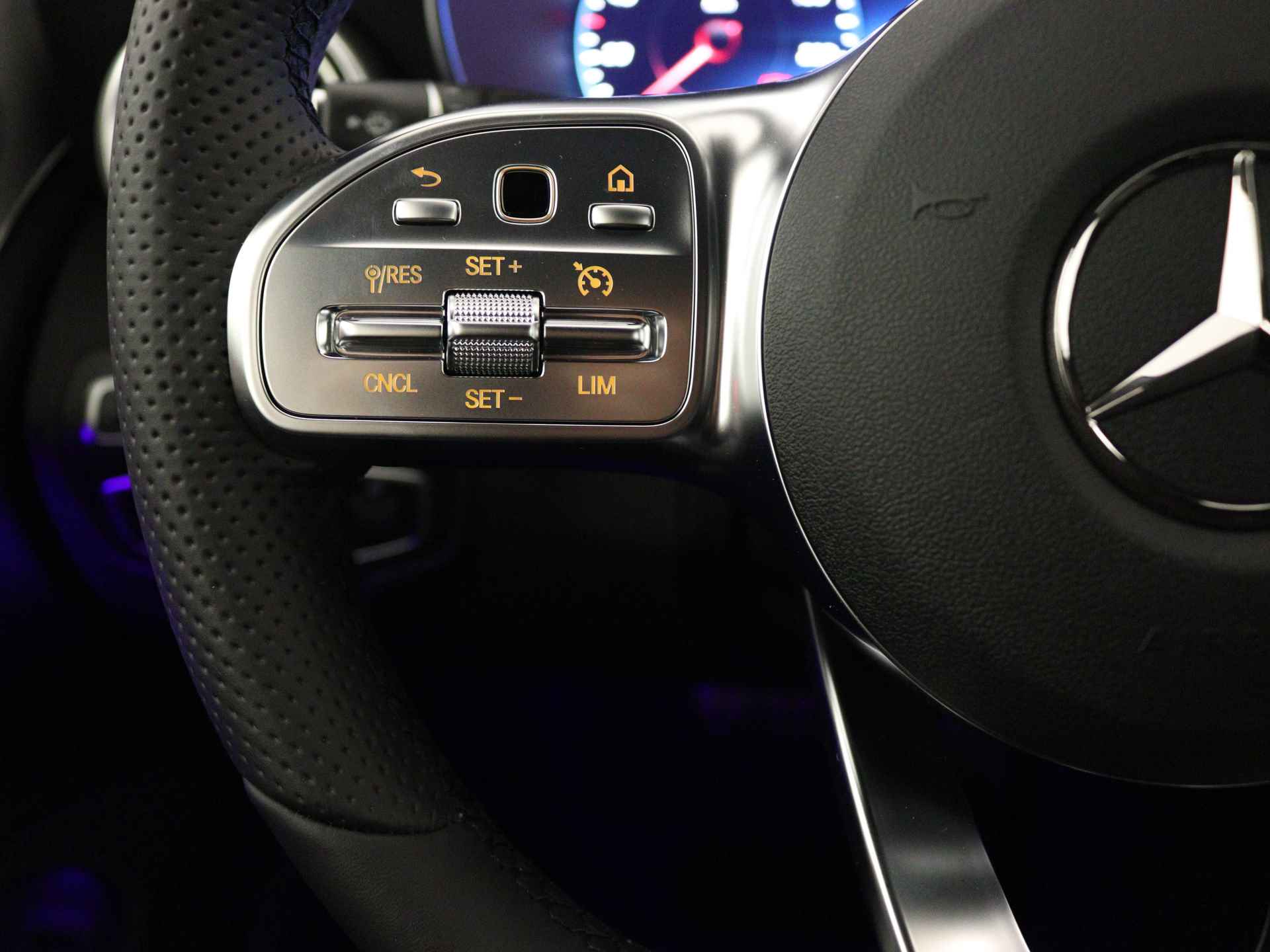 Mercedes-Benz C-Klasse Cabrio 300 AMG Line | Premium Plus pakket | Nightpakket | Dodehoekassistent |  Cabriolet comfortpakket | Anti-diefstalsysteem | Burmester® surround sound system | Stoelventilatie/-verwarming voorstoelen | - 20/38