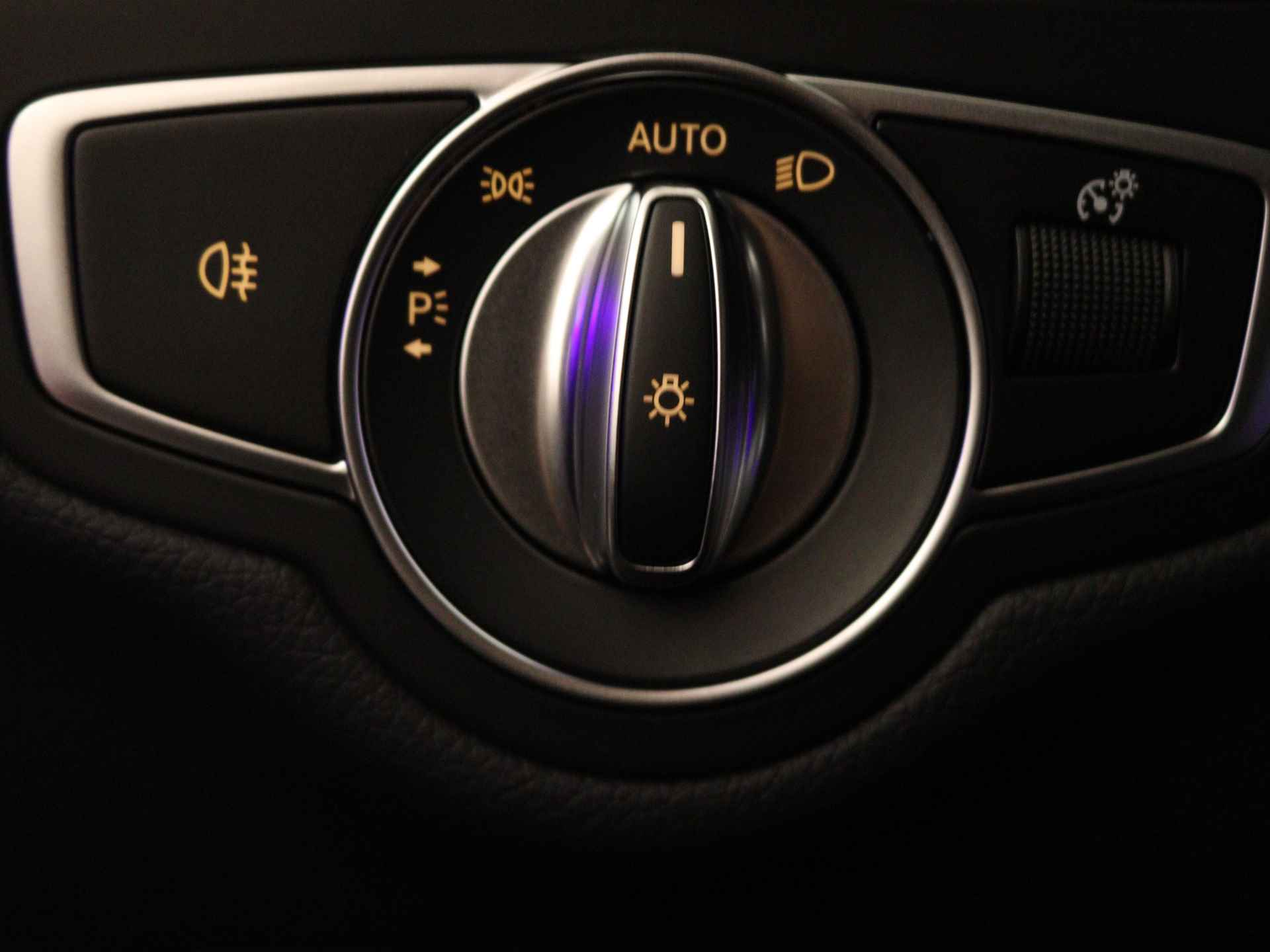 Mercedes-Benz C-Klasse Cabrio 300 AMG Line | Premium Plus pakket | Nightpakket | Dodehoekassistent |  Cabriolet comfortpakket | Anti-diefstalsysteem | Burmester® surround sound system | Stoelventilatie/-verwarming voorstoelen | - 28/38