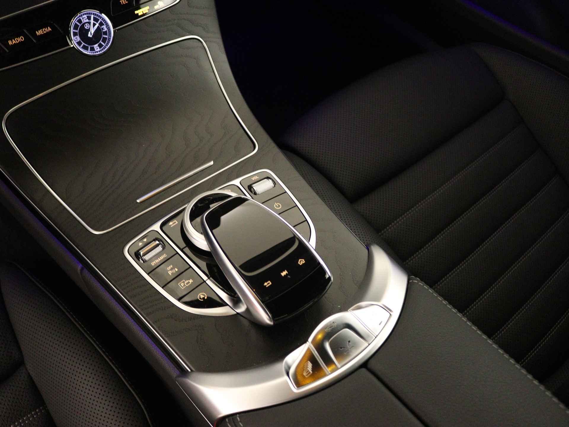 Mercedes-Benz C-Klasse Cabrio 300 AMG Line | Premium Plus pakket | Nightpakket | Dodehoekassistent |  Cabriolet comfortpakket | Anti-diefstalsysteem | Burmester® surround sound system | Stoelventilatie/-verwarming voorstoelen | - 30/38