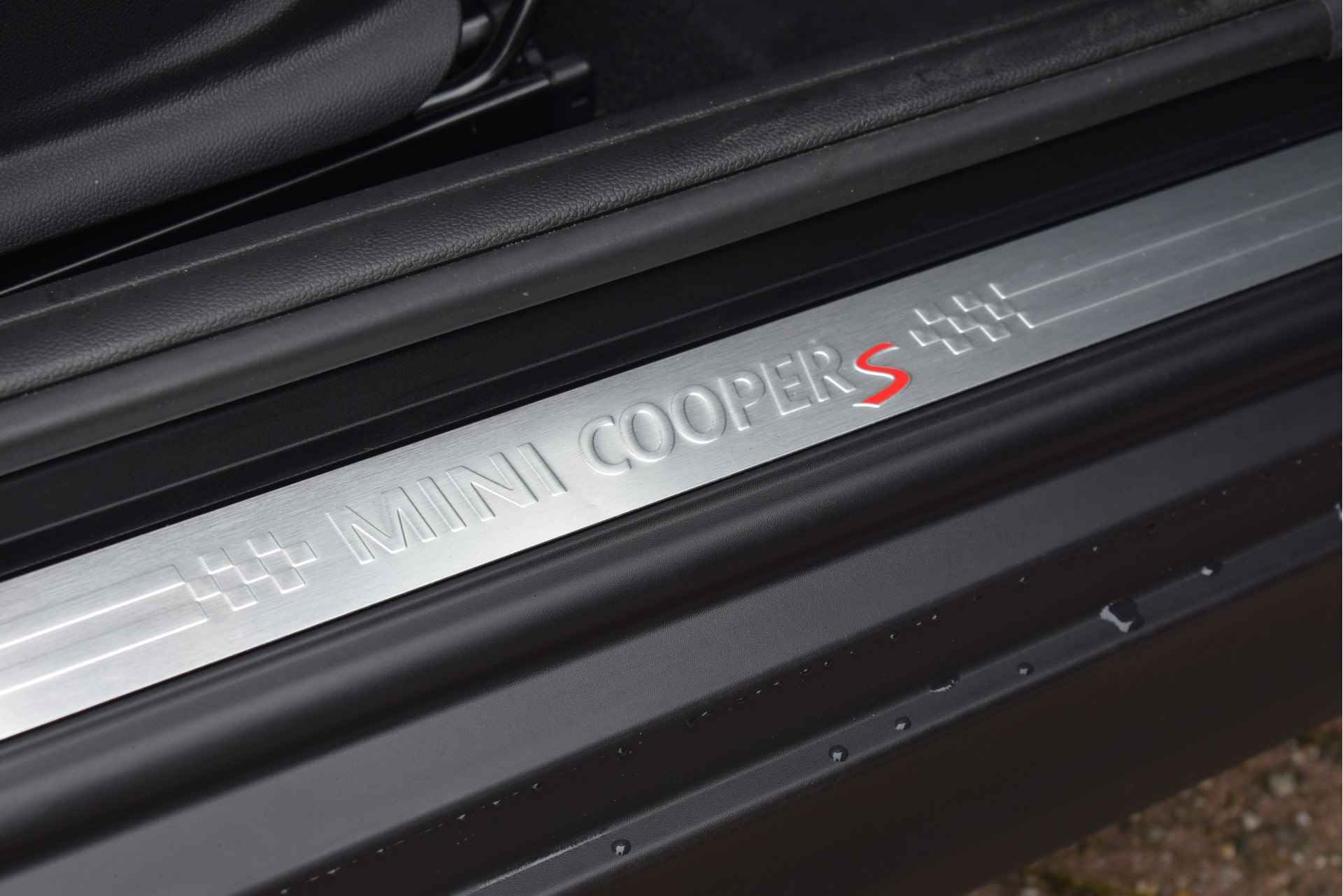 MINI Cabrio 2.0 Cooper S Hammersmith | Carplay | Camera | Leder | Stoelverw | Navi | Cruise Contr | Full LED | LM-Velgen - 45/71