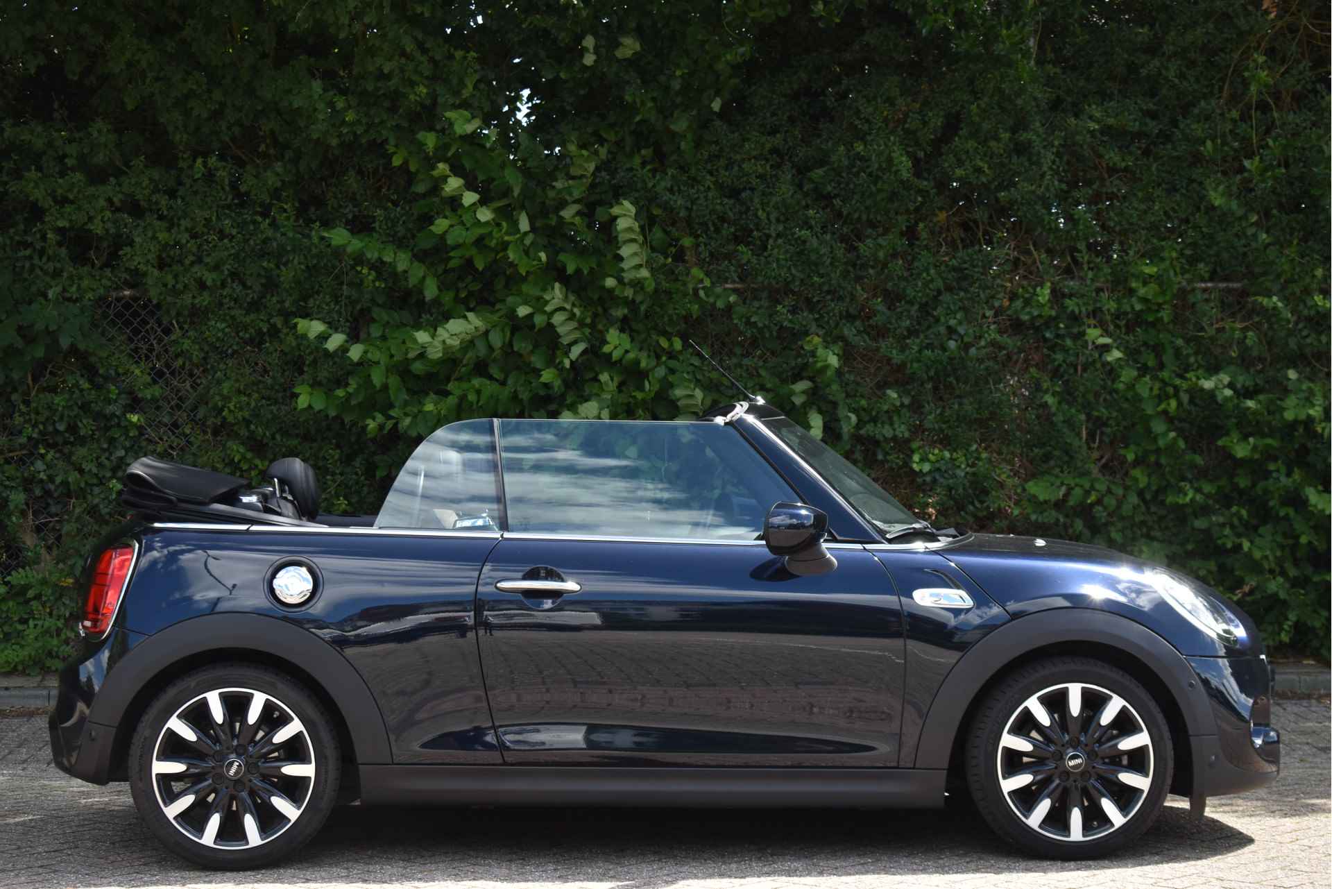 MINI Cabrio 2.0 Cooper S Hammersmith | Carplay | Camera | Leder | Stoelverw | Navi | Cruise Contr | Full LED | LM-Velgen - 8/72