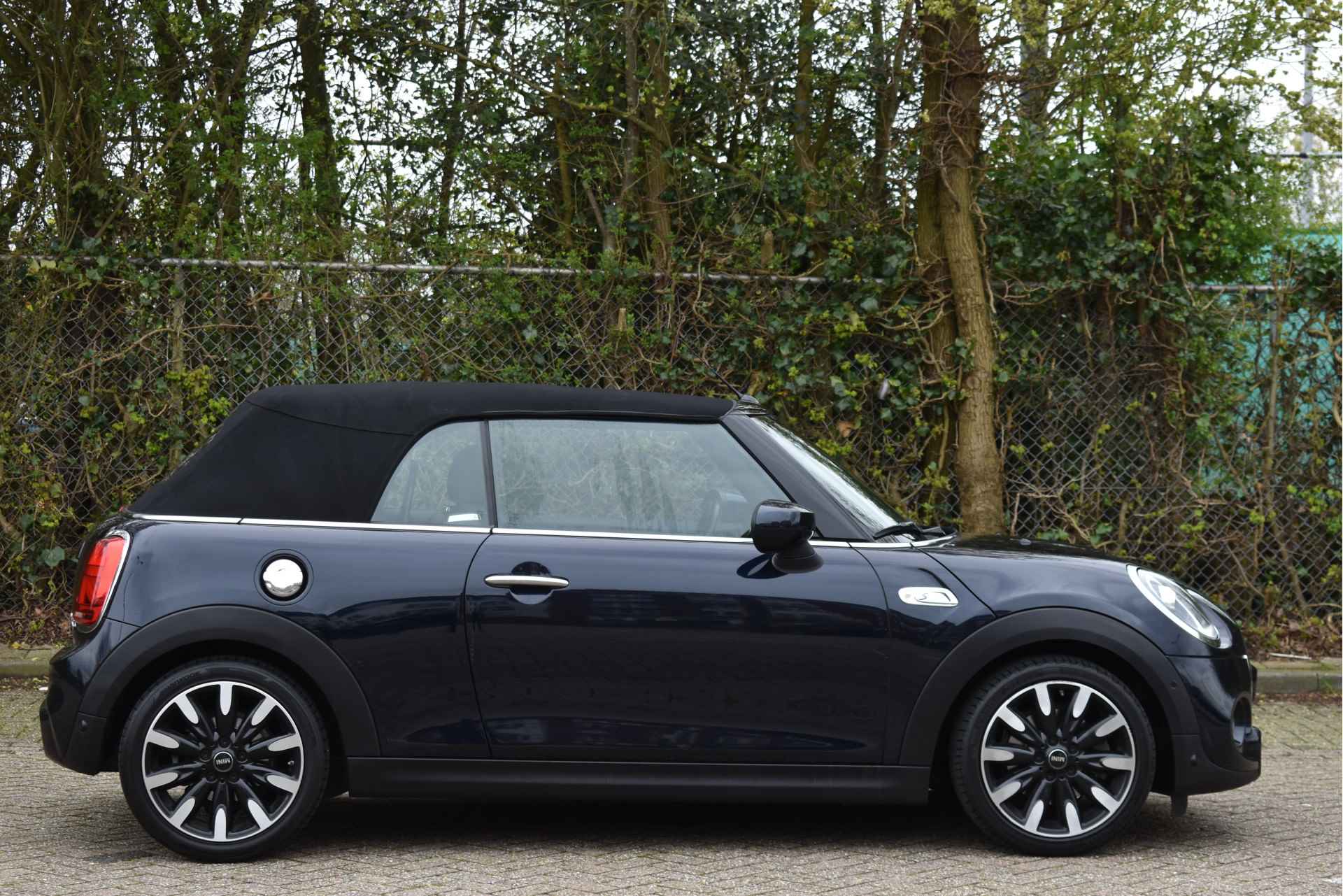 MINI Cabrio 2.0 Cooper S Hammersmith | Carplay | Camera | Leder | Stoelverw | Navi | Cruise Contr | Full LED | LM-Velgen - 30/72