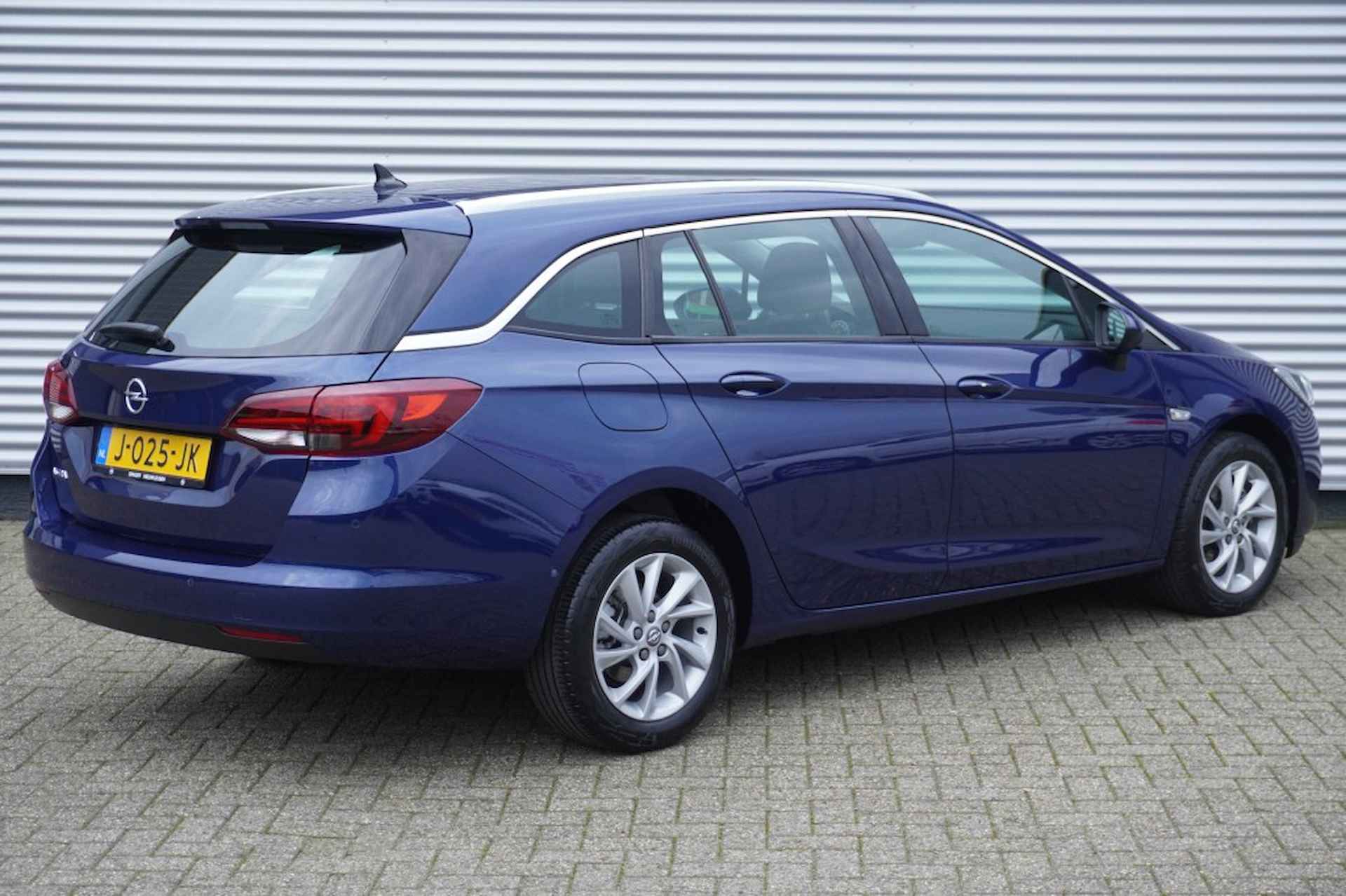 OPEL Astra Sports Tourer 1.2 Turbo Elegance / Camera / AGR / Navi / LED - 5/43