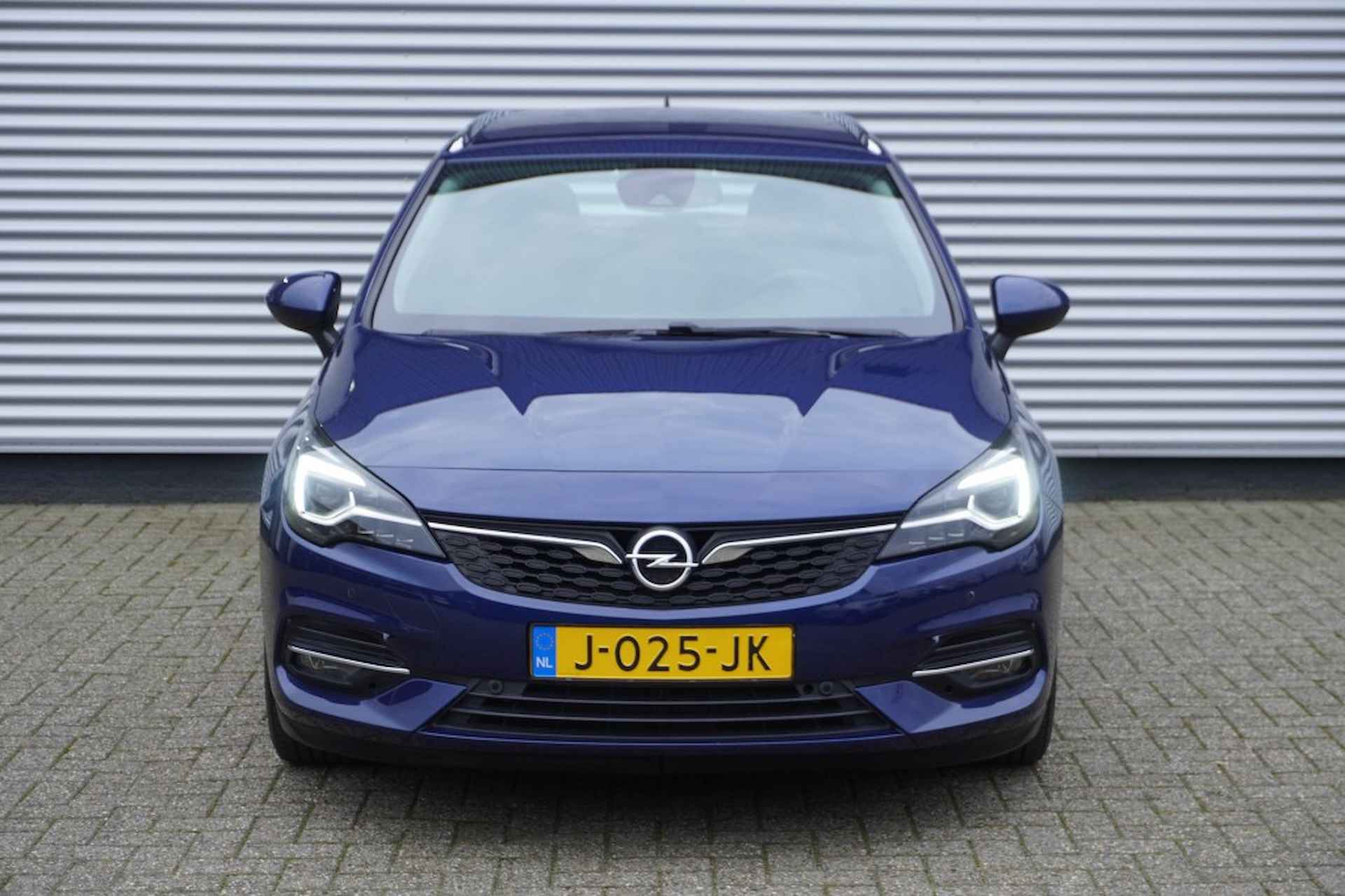 OPEL Astra Sports Tourer 1.2 Turbo Elegance / Camera / AGR / Navi / LED - 6/43