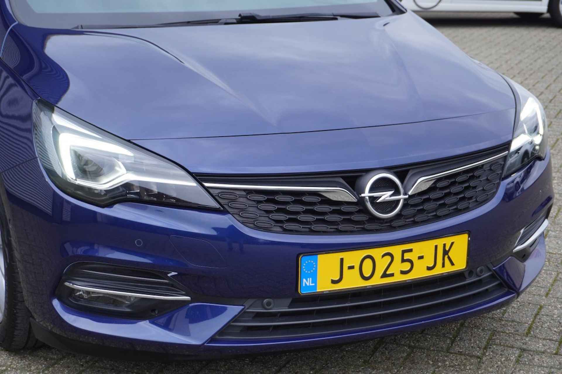 OPEL Astra Sports Tourer 1.2 Turbo Elegance / Camera / AGR / Navi / LED - 8/43