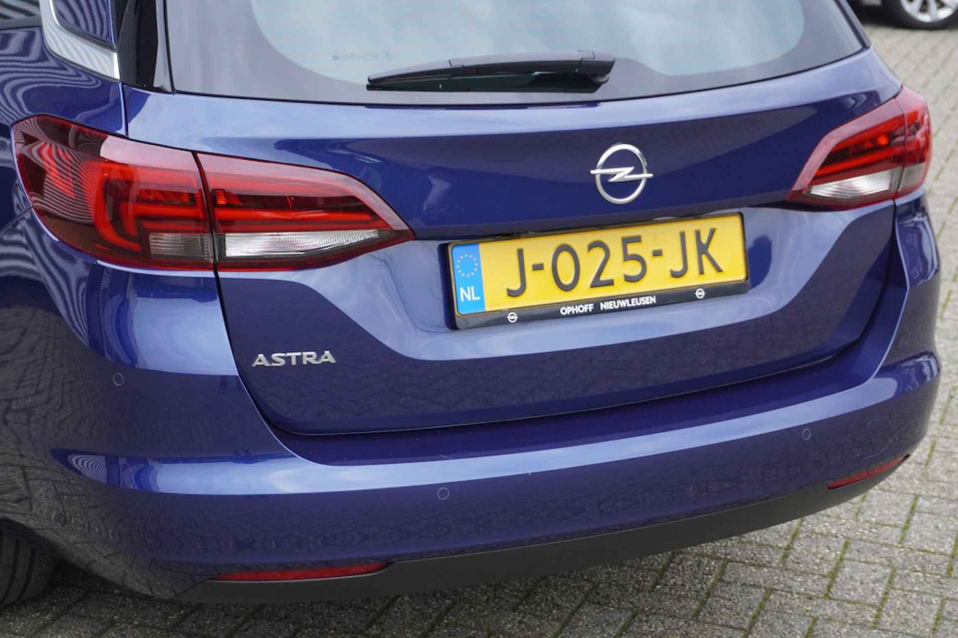 OPEL Astra Sports Tourer 1.2 Turbo Elegance / Camera / AGR / Navi / LED - 13/43