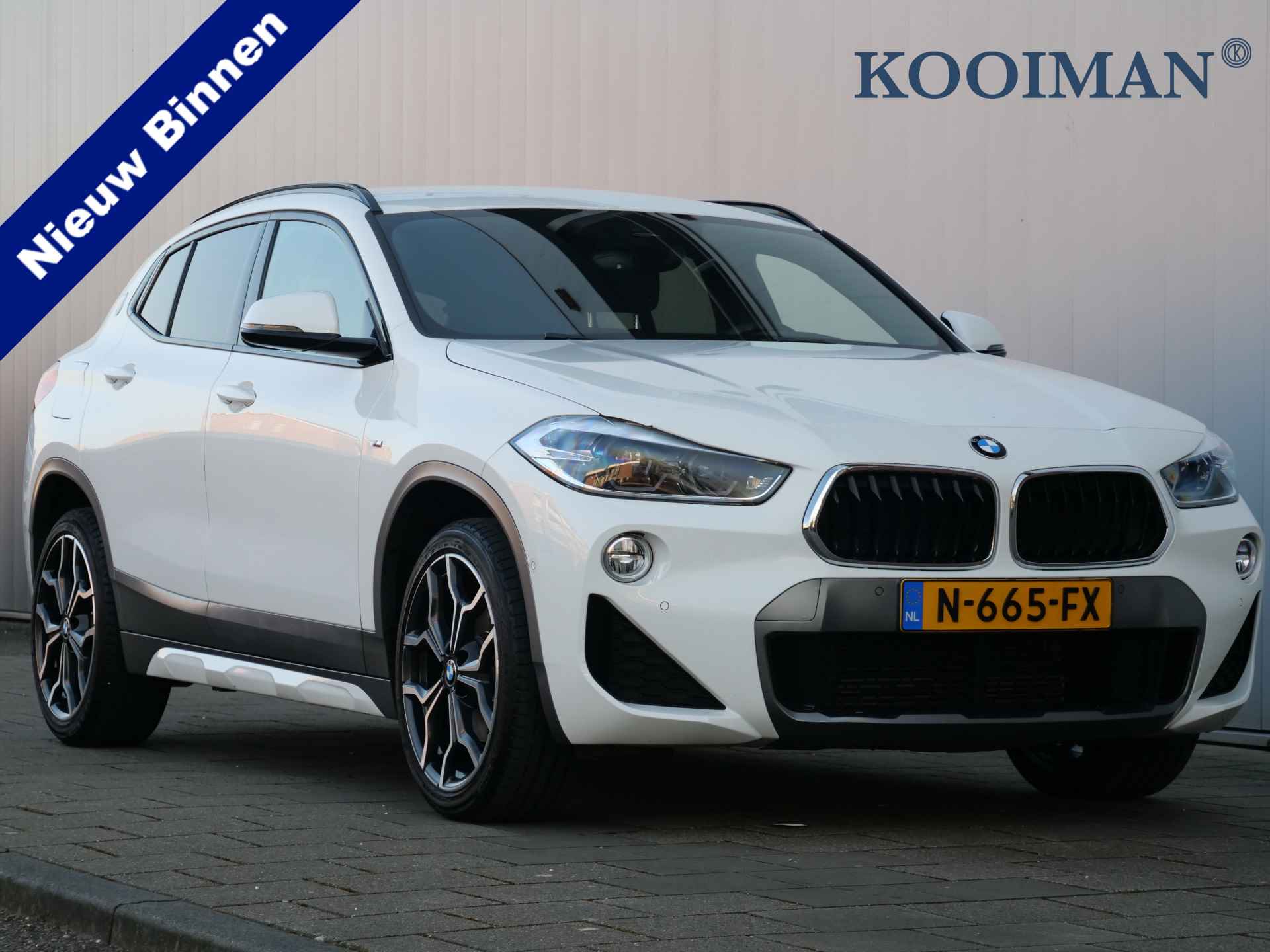 BMW X2 sDrive18i 141pk High Executive M-pakket Automaat LED / 19 Inch / Navigatie / Stoelverwarming