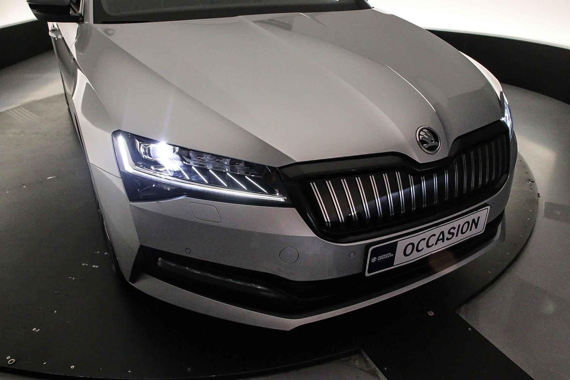 Skoda Superb Sportline Business 1.4 TSI PHEV 218pk DSG Automaat Panoramadak, Adaptive cruise control, 360 camera, Elektrische achterklep, Achteruitrijcamera, Navigatie, Stuurwiel verwarmd, Stoelverwarming - 54/54