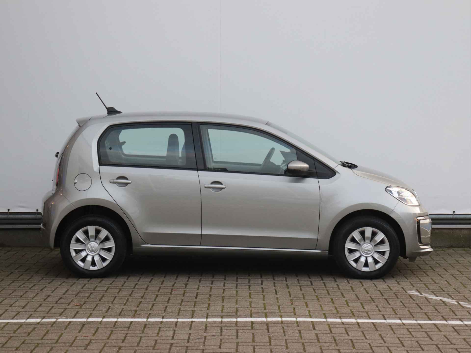 Volkswagen e-Up! 83pk Move | LED | Camera | Cruise control | Parkeersensor achter | €2000 subsidie mogelijk! - 2/29