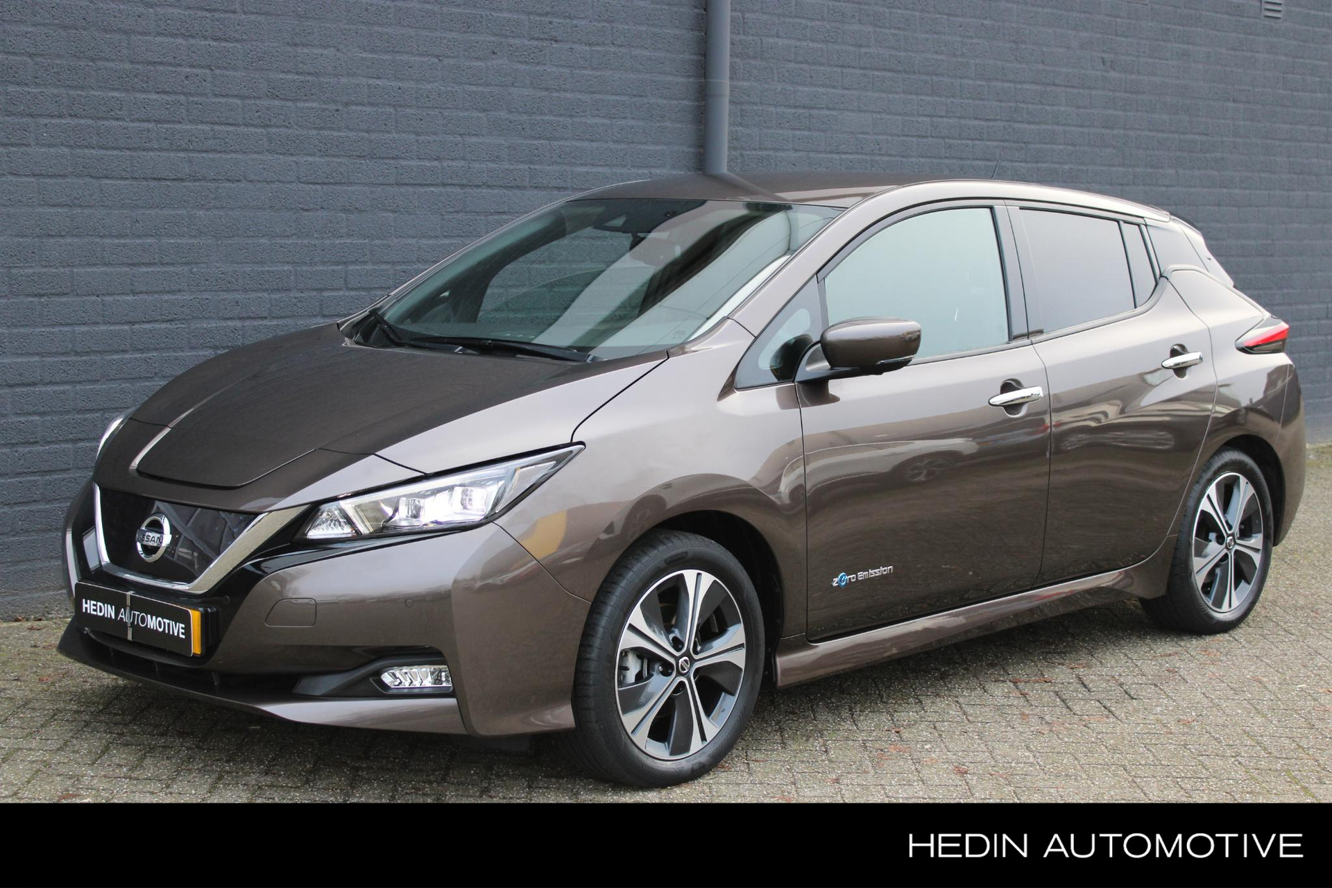 Nissan LEAF Tekna 40 kWh NL-Auto | Navigatie | 360 Graden Camera | Climate Controle | Adaptieve Cruise Control | Bose-Geluidssysteem | Radio-DAB-USB | LM-velgen | Parkeersensoren | 1e Eigenaar