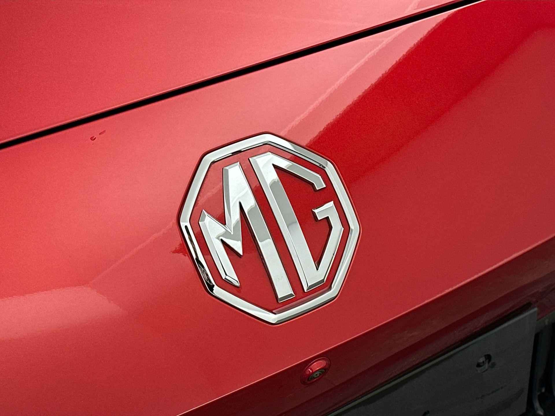 MG 4 Trophy Extended Range 77 kWh | Nieuw uit voorraad | €2950 Subsidie | 520 KM WLTP | Full Option | 7 Jaar Garantie - 11/19