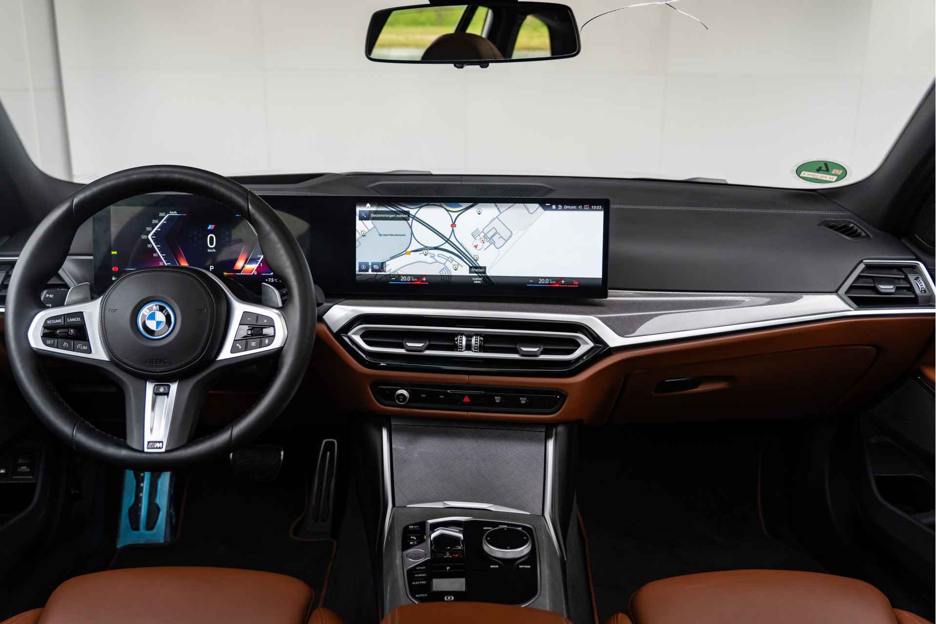 BMW 3 Serie Touring 330e xDrive High Executive / Model M Sport / Glazen panoramadak / Elektrisch verstelbare stoelen / Lederen Dashboard / - 11/53