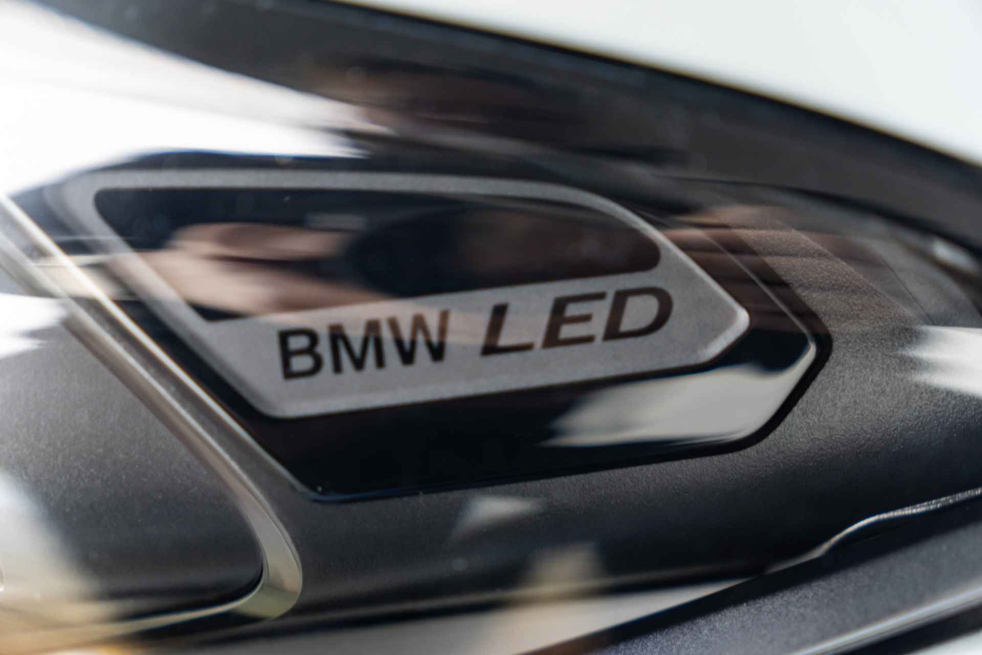 BMW 3 Serie Touring 330e xDrive High Executive / Model M Sport / Glazen panoramadak / Elektrisch verstelbare stoelen / Lederen Dashboard / - 45/53